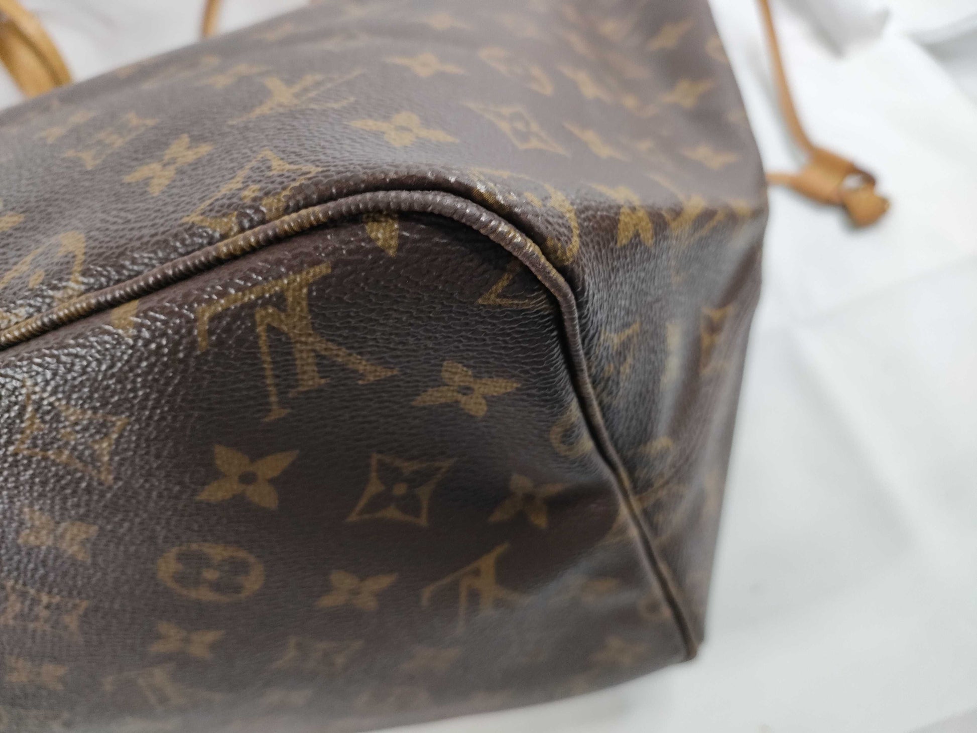 LOUIS VUITTON Monogram Louis Vuitton Neverful Monogram Shoulder Bag