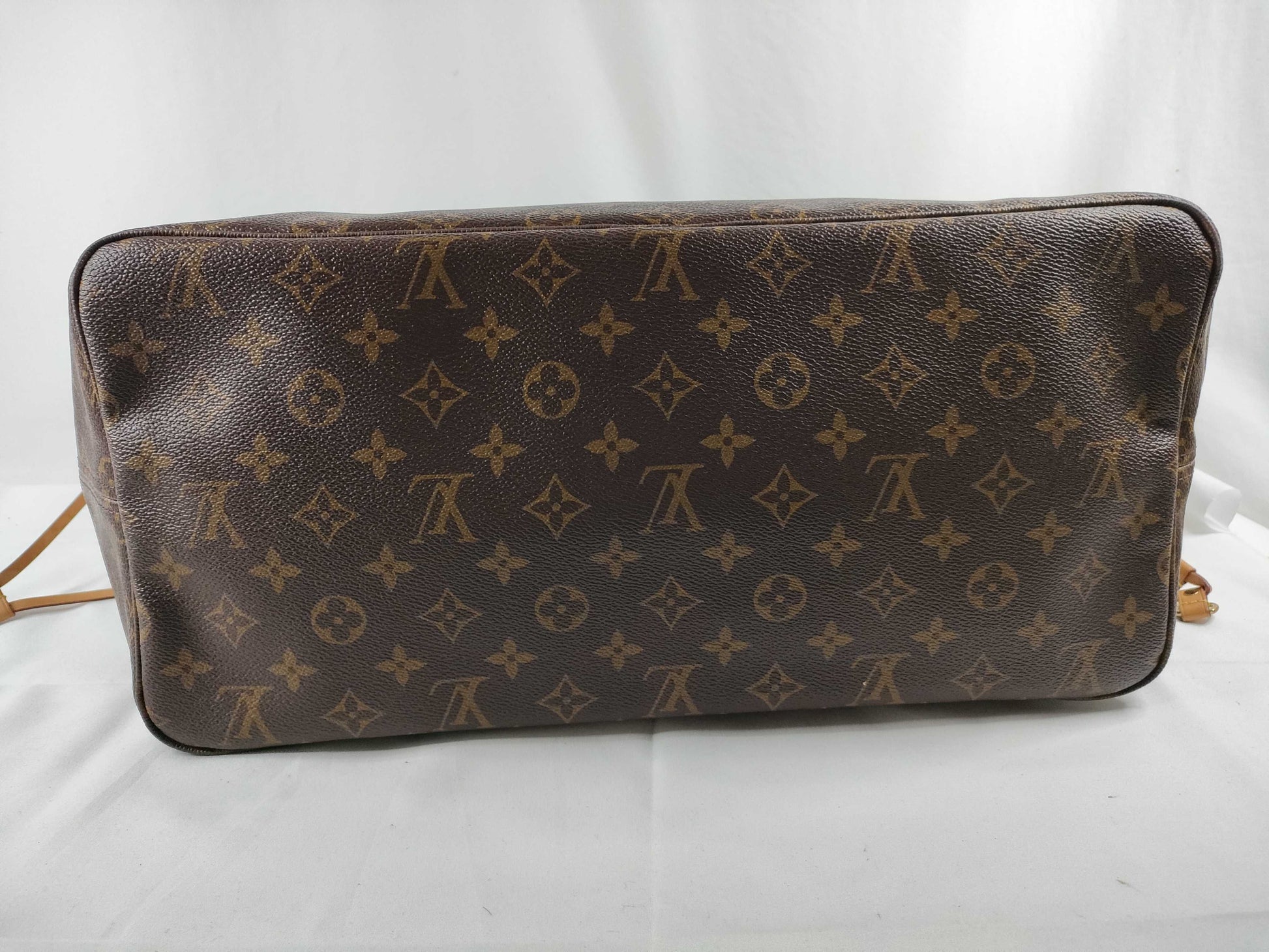 LOUIS VUITTON Monogram Louis Vuitton Neverful Monogram Shoulder Bag