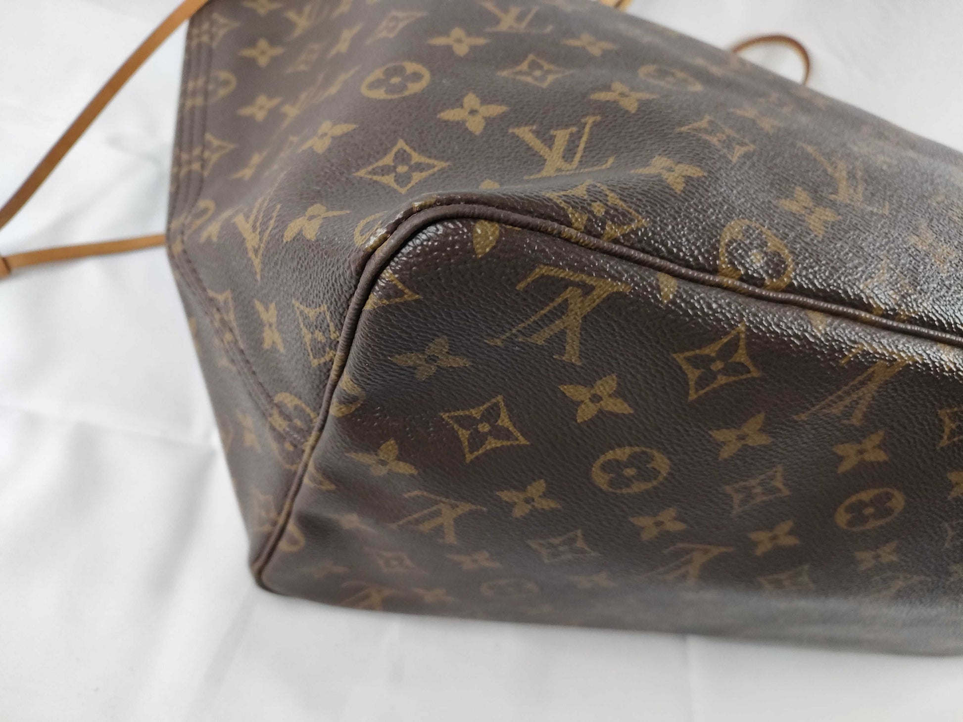 LOUIS VUITTON Monogram Louis Vuitton Neverful Monogram Shoulder Bag