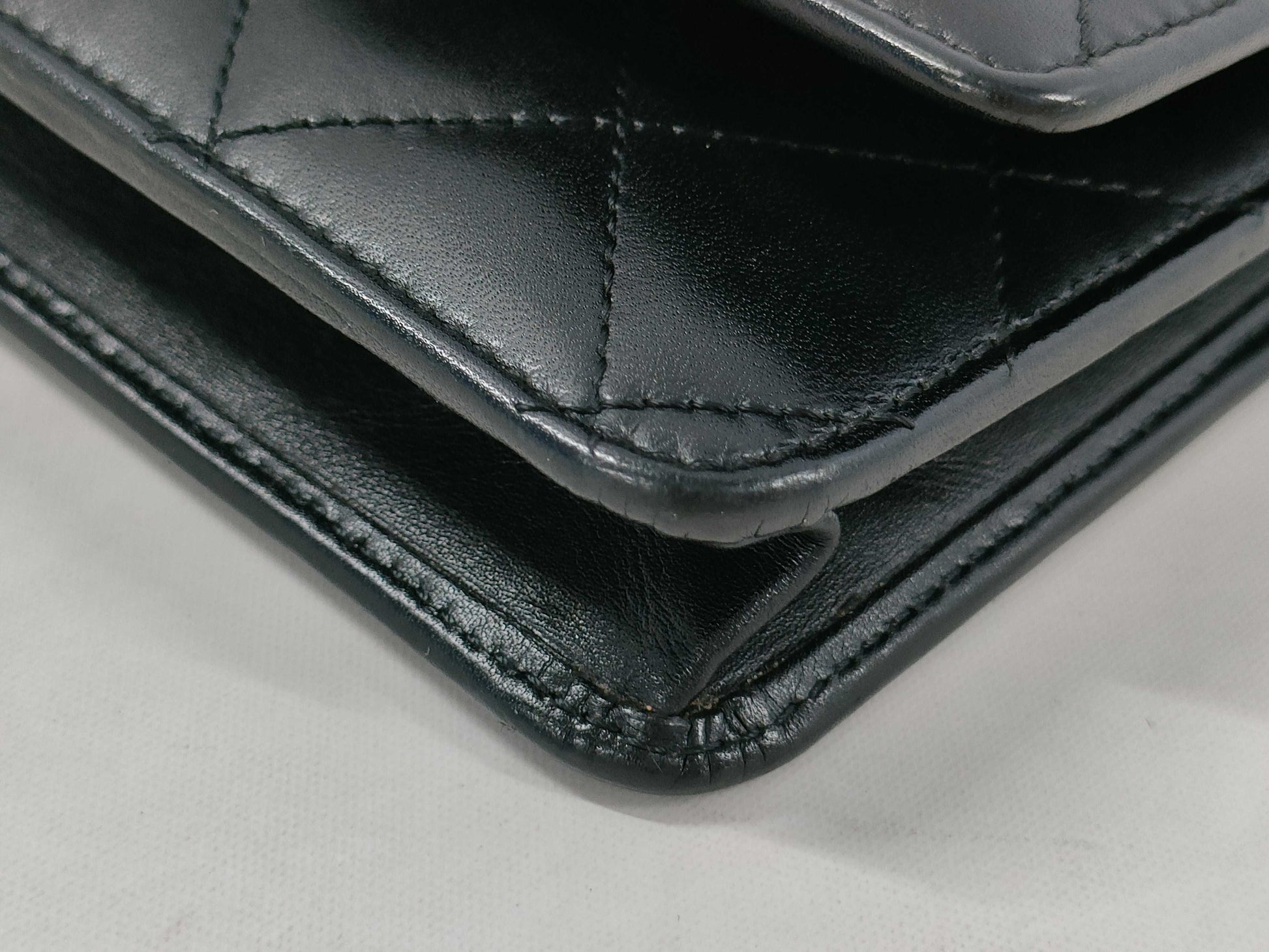 CHANEL Chain Shoulder Bag