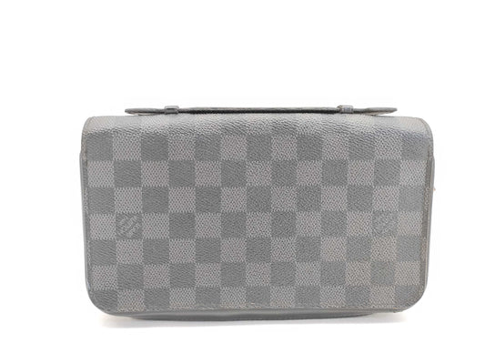 LOUIS VUITTON Damier Graffit LV Damier Graffit Zippy XL Clutch Bag