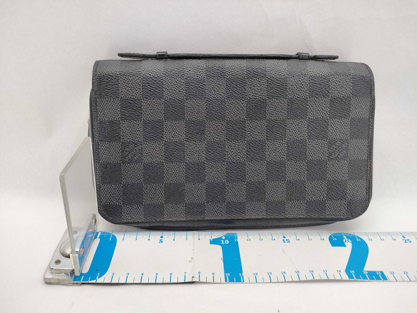 LOUIS VUITTON Damier Graffit LV Damier Graffit Zippy XL Clutch Bag