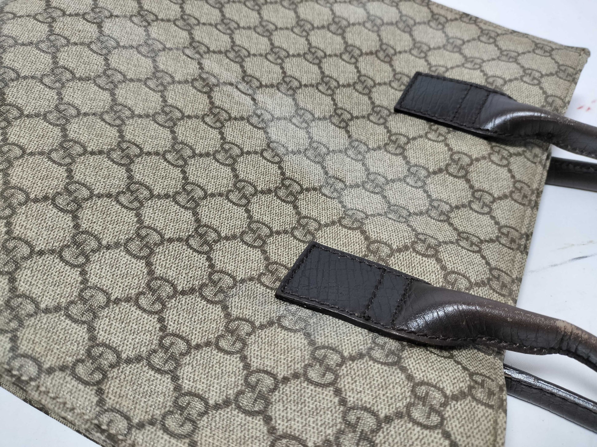 GUCCI Gucci GG Supreme Bag Brown Handbag