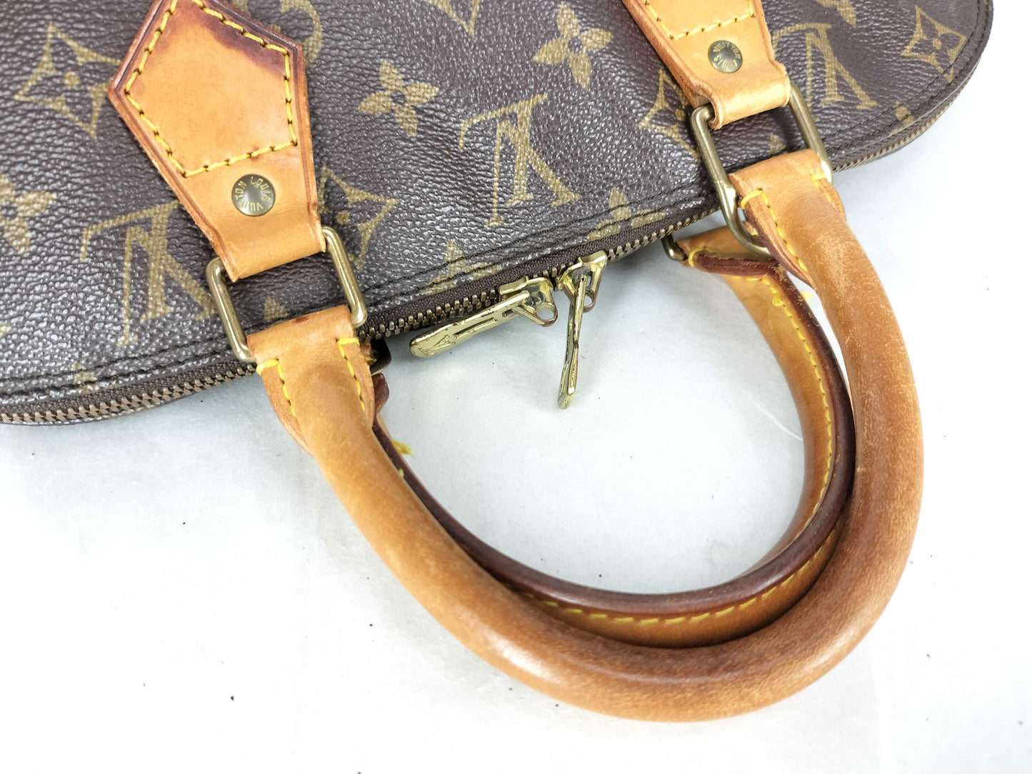 LOUIS VUITTON Monogram LV Monogram ALMA M51130 VI0945 Handbag with Shoulder Strap