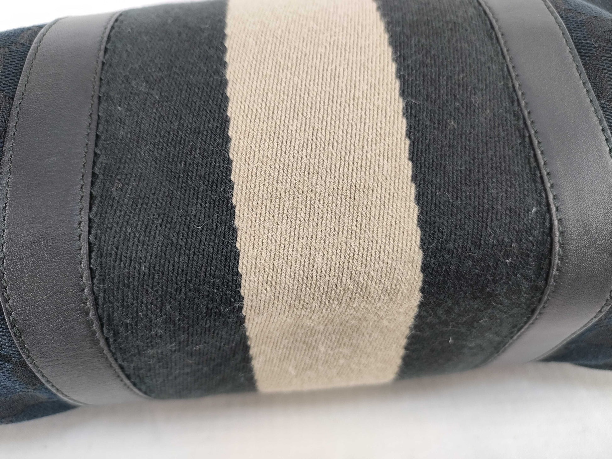 GUCCI Gucci GG Canvas Handbag 000/0851 Black Handbag