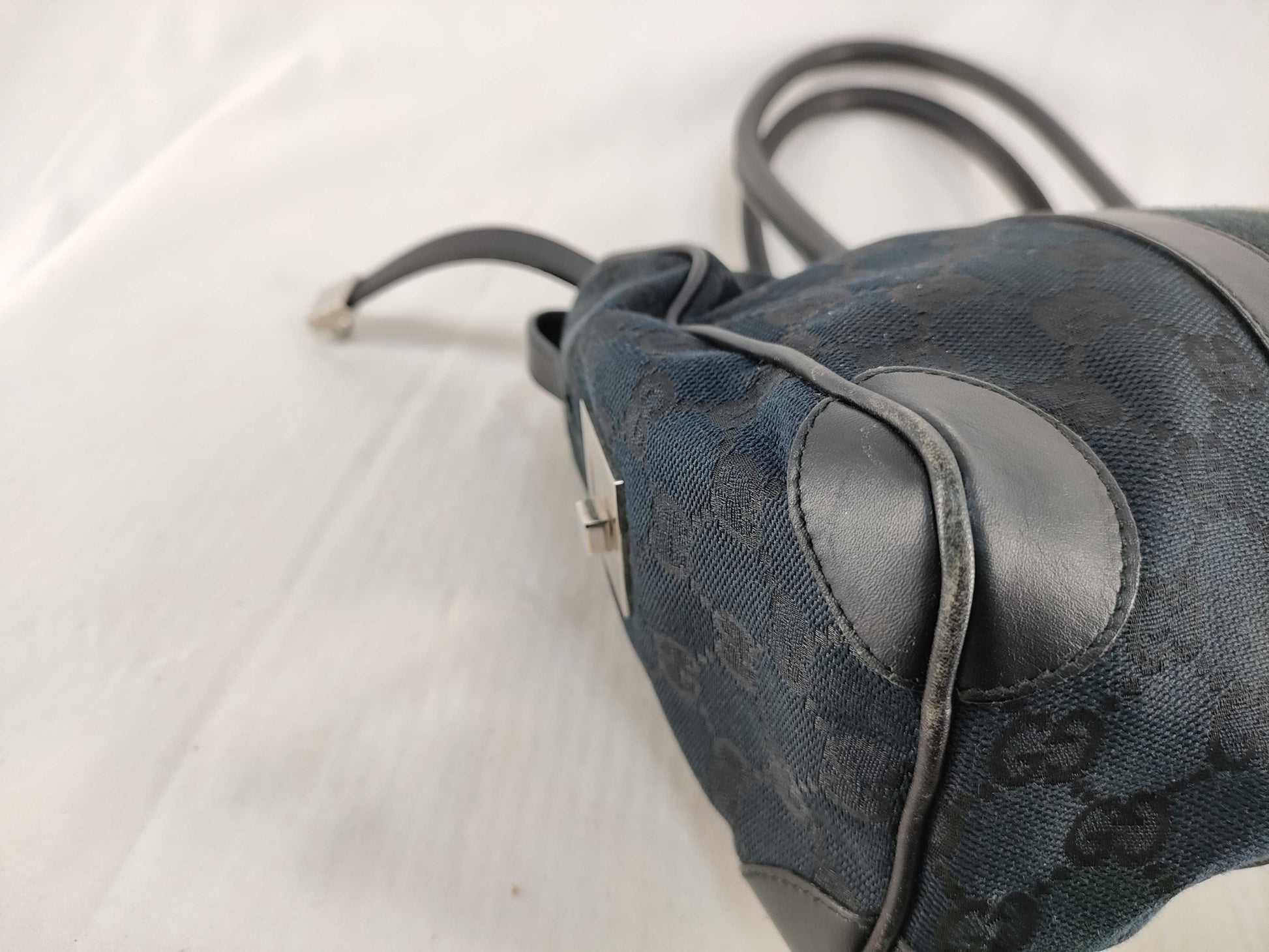 GUCCI Gucci GG Canvas Handbag 000/0851 Black Handbag