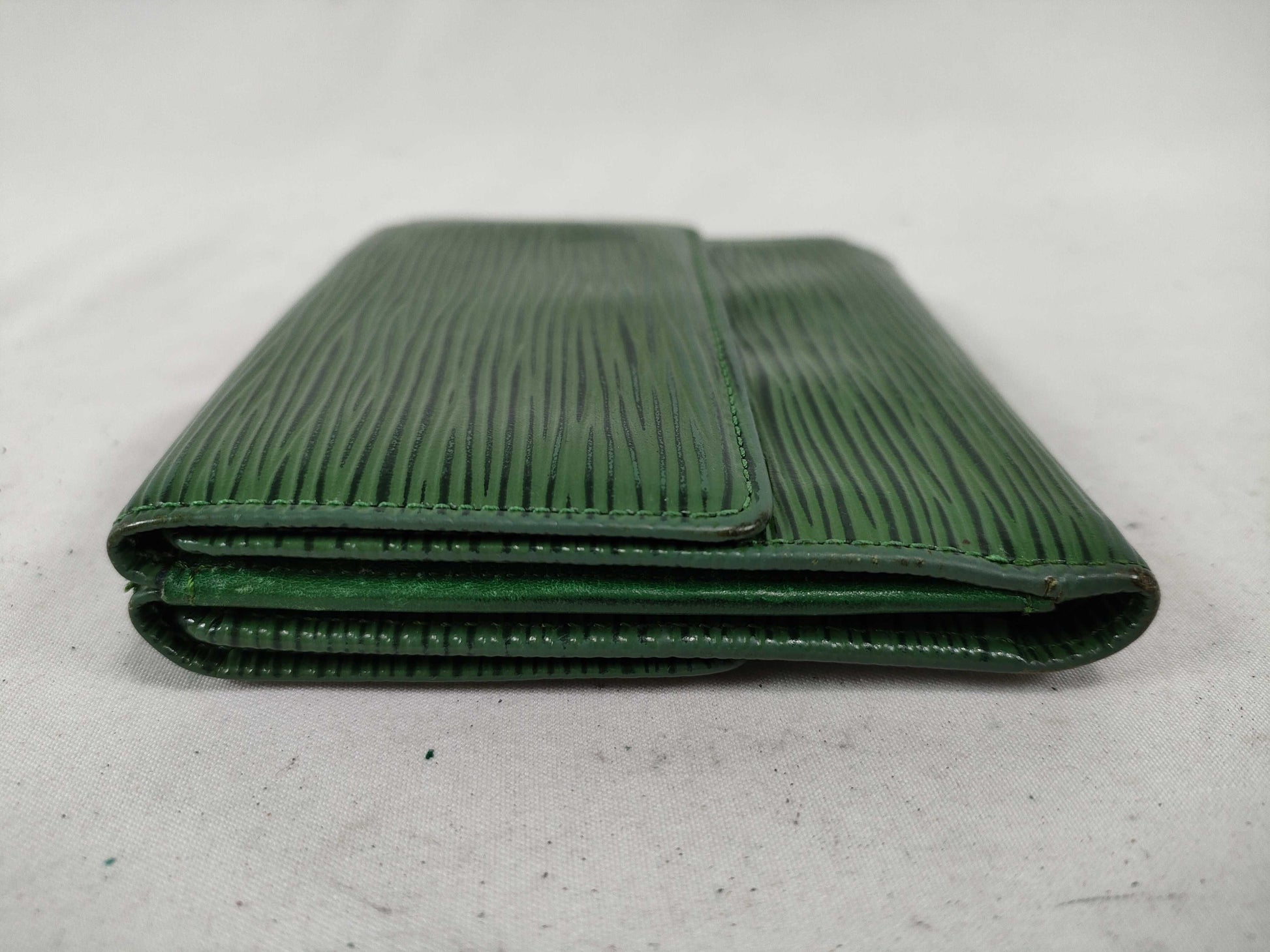 LOUIS VUITTON Epi LV Epi Porto Monevie Cartcredy M63484 SP0926 Wallet