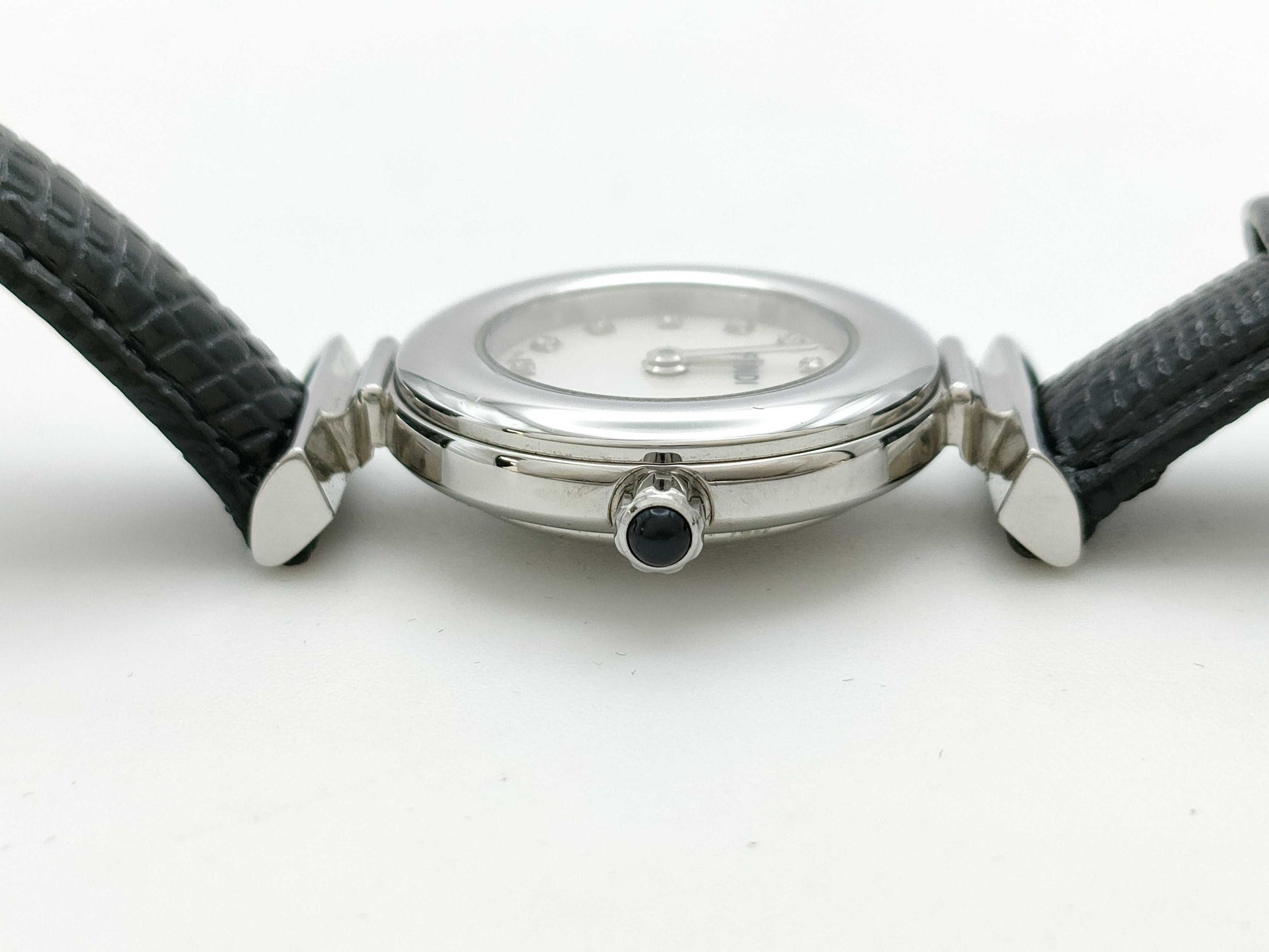 FENDI 093-320L-921 Quartz Shell Dial Immovable/No Operation Guaranteed Women's Watch