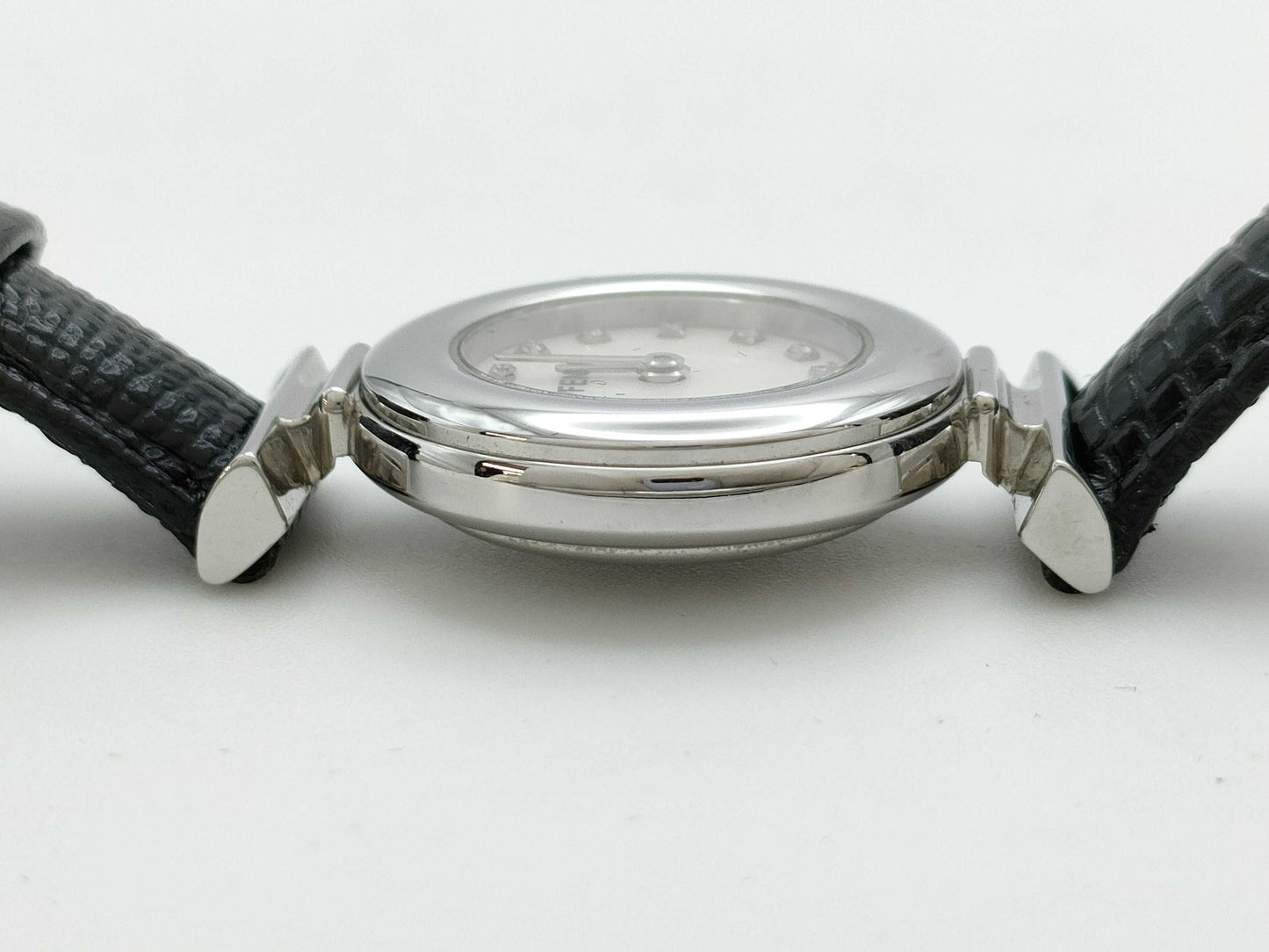FENDI 093-320L-921 Quartz Shell Dial Immovable/No Operation Guaranteed Women's Watch