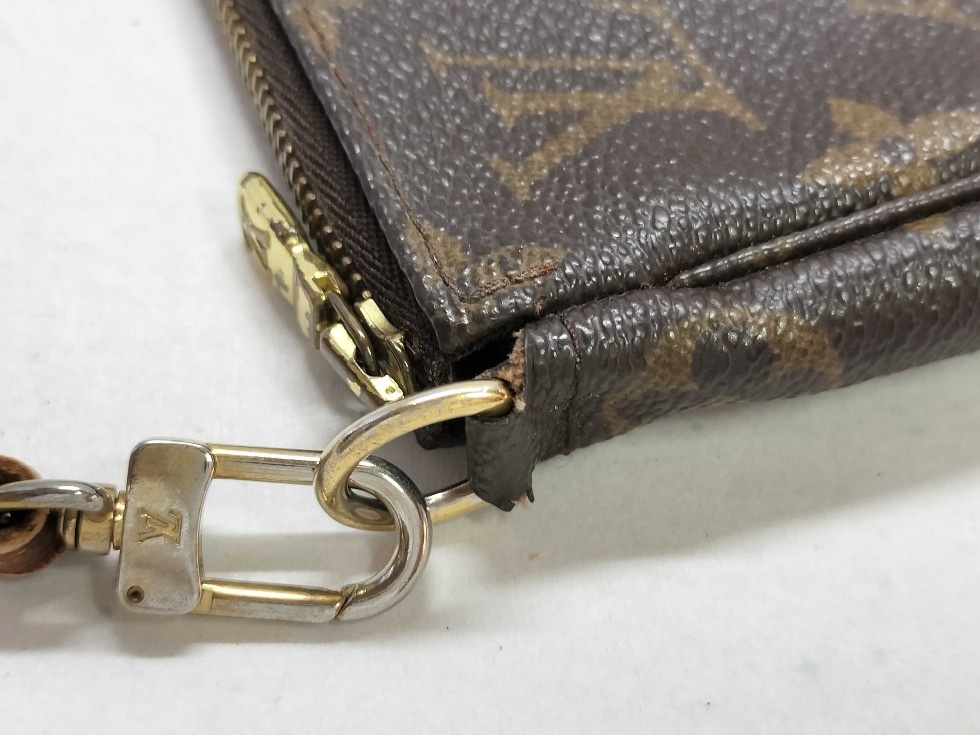 LOUIS VUITTON Monogram LV Monogram Pochette Accessoir M51980 VI0012 Pouch