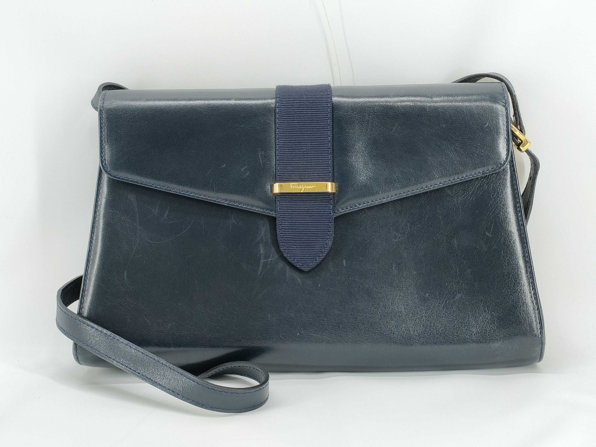 Salvatore Ferragamo Leather Shoulder Bag AD21.1767 Navy Shoulder Bag