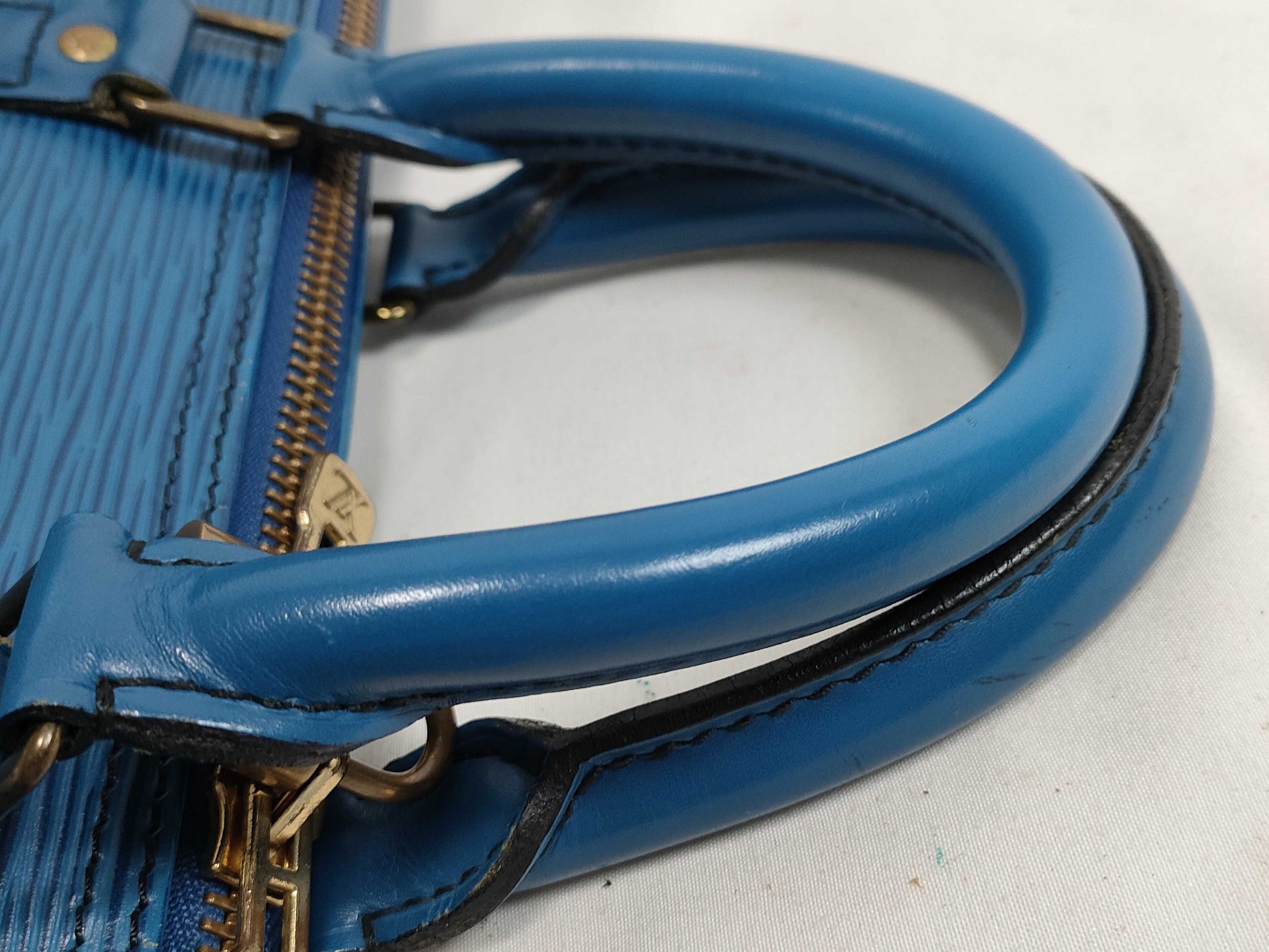LOUIS VUITTON Epi LV Epi Keypol 45 M42975 MI0930 Boston Bag