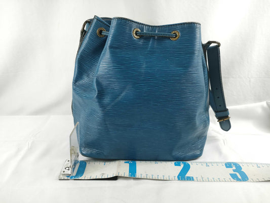 LOUIS VUITTON Epi LV Epi Petit Noe M44105 8911A2 Shoulder Bag