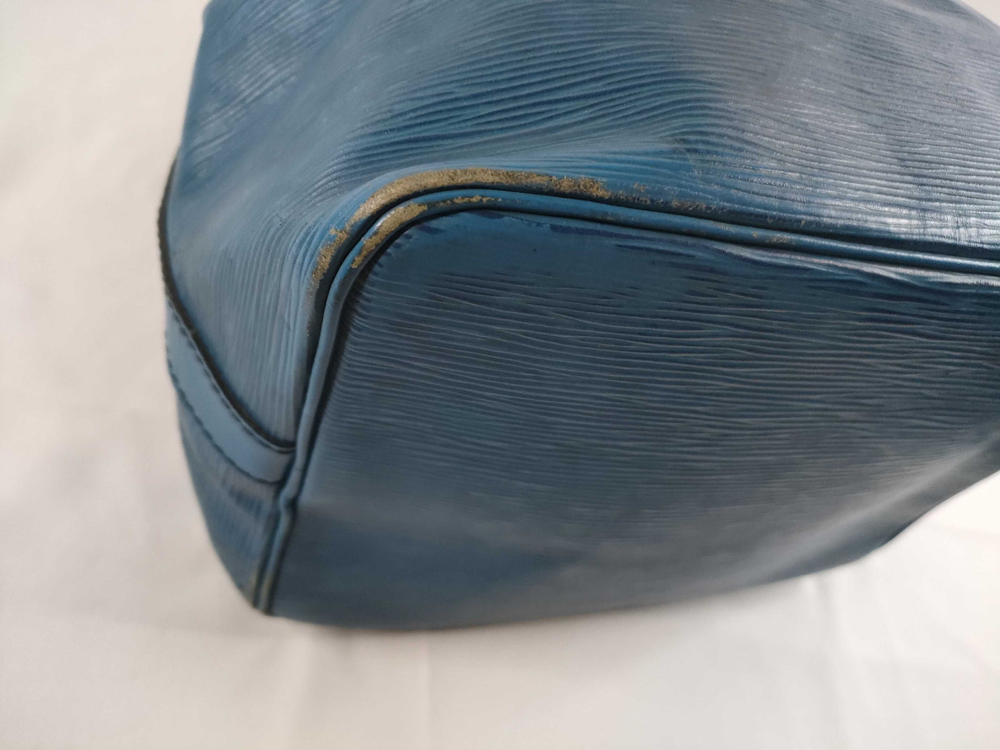 LOUIS VUITTON Epi LV Epi Petit Noe M44105 8911A2 Shoulder Bag