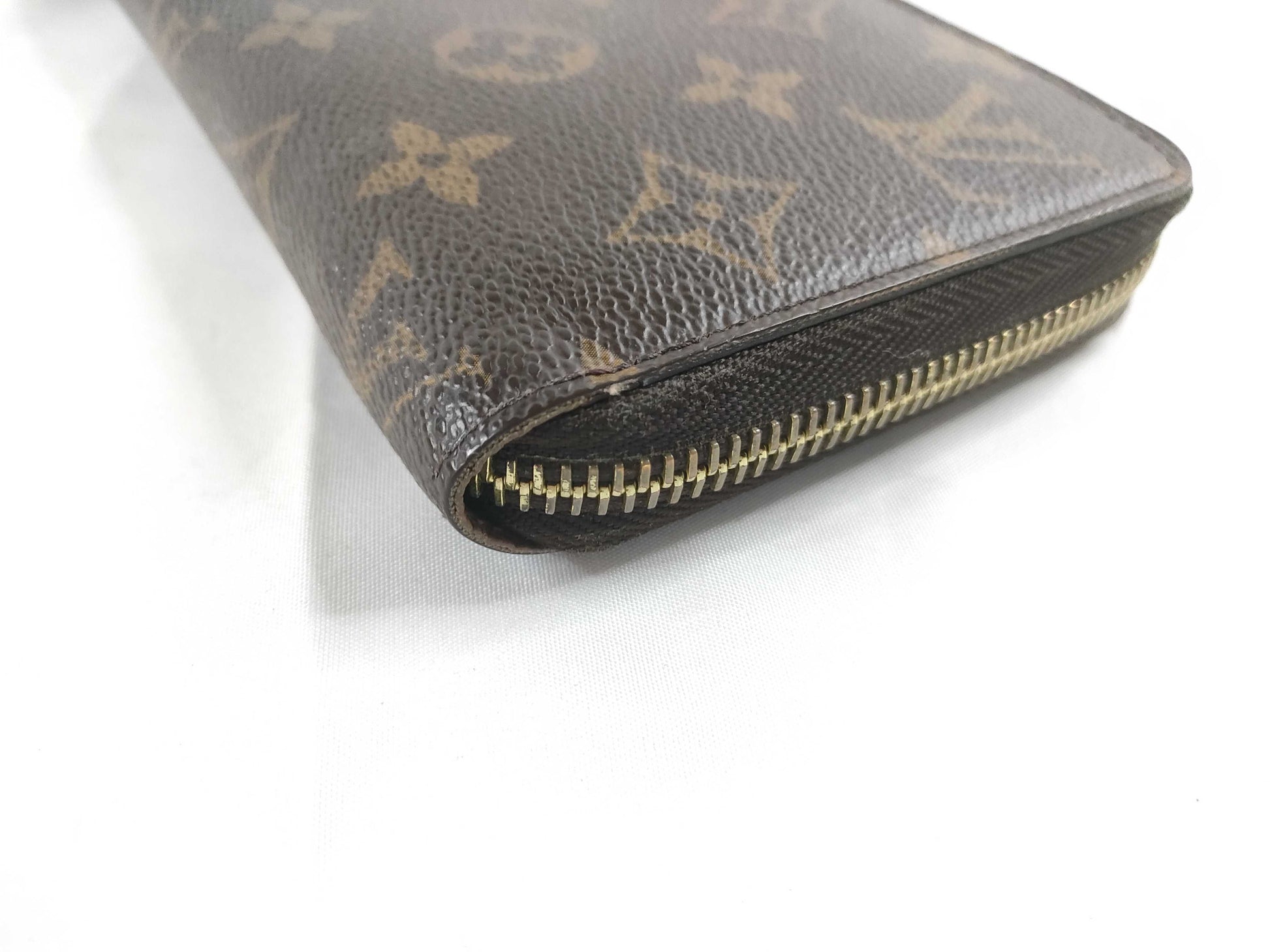 LOUIS VUITTON Monogram LV Monogram Zippy Wallet M42616 CA2121 Wallet