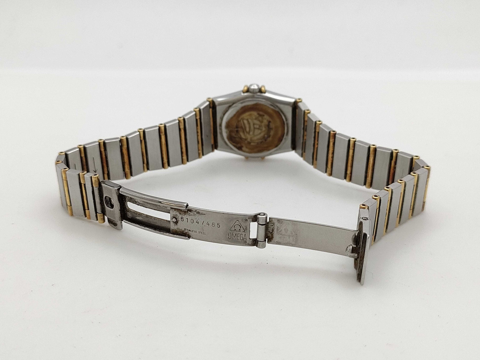 OMEGA 6104 465 Quartz Gold Dial Immovable No Guaranteed Operation Women's Watch