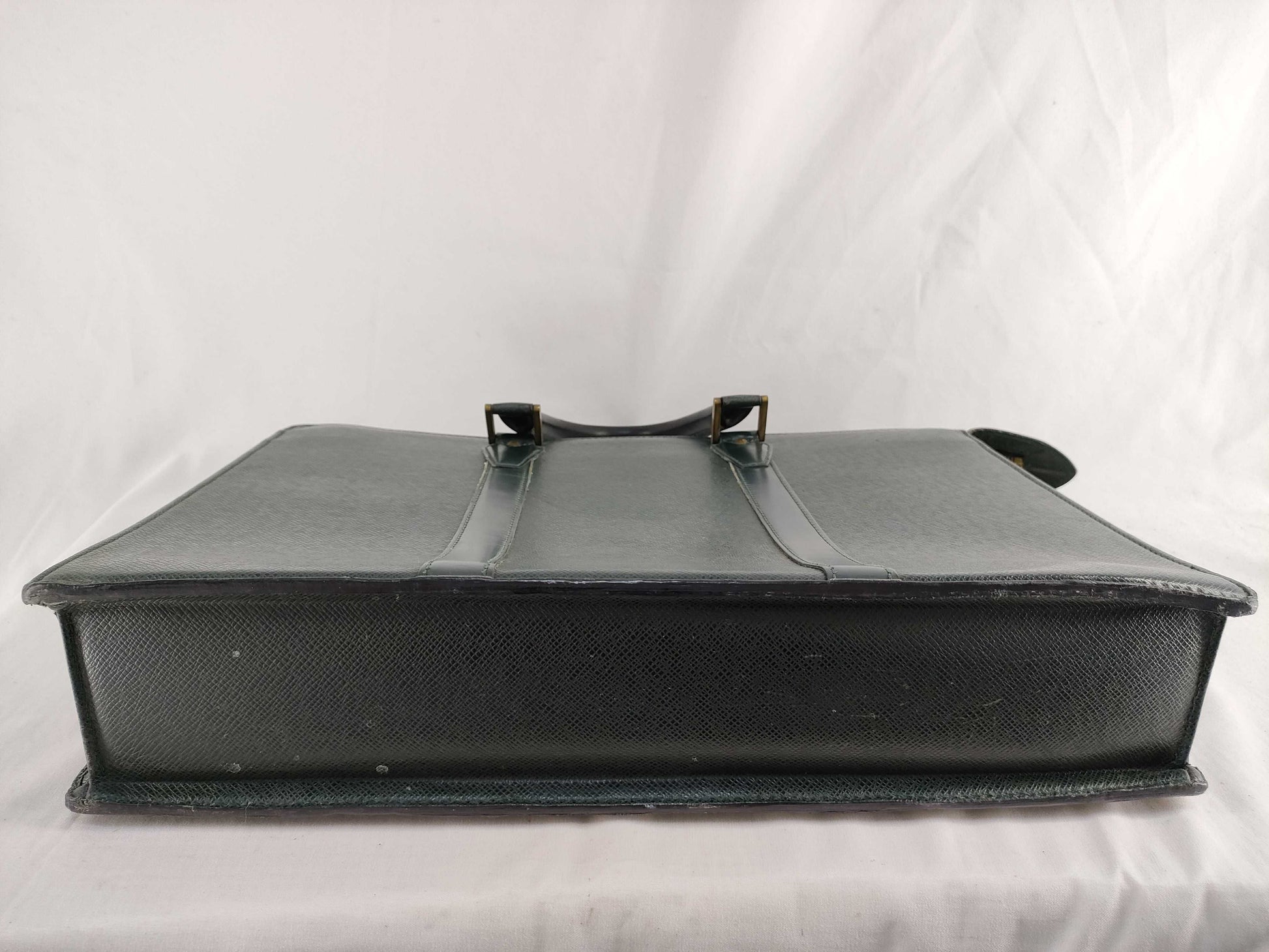 LOUIS VUITTON Taiga LV Taiga Porto Cumanrosan M30054 VI1926 Business Bag