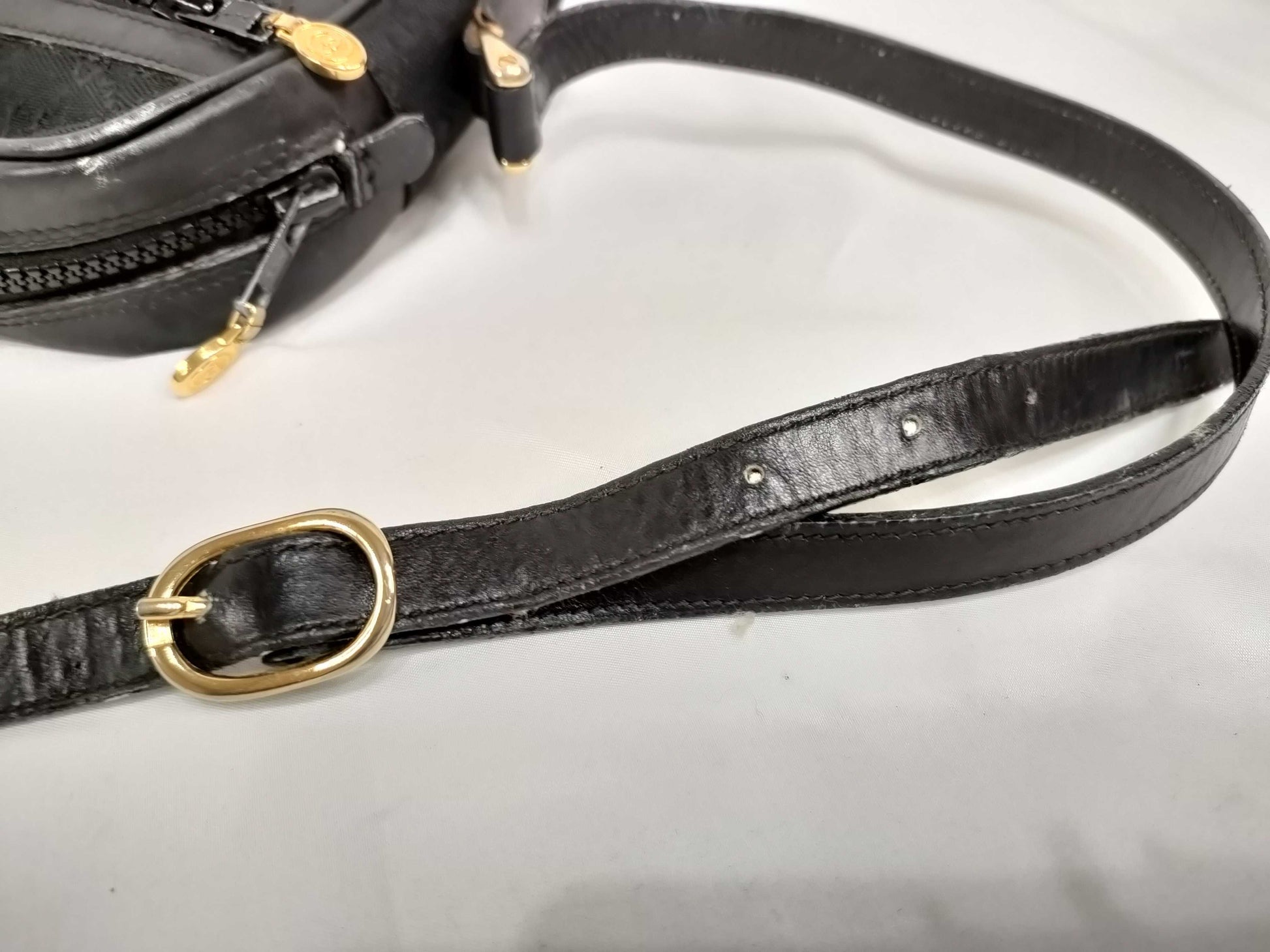 GUCCI GG Canvas Gucci Canvas Shoulder Bag Black Shoulder Bag