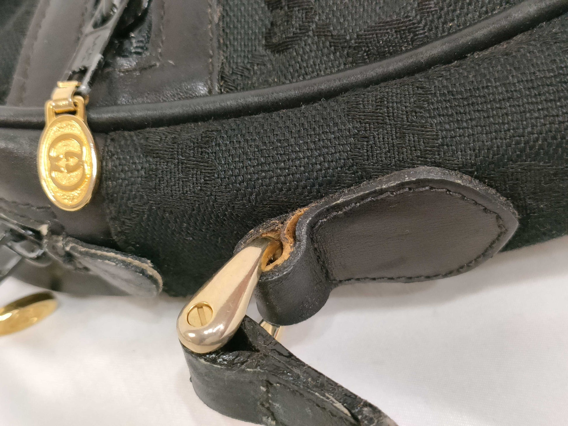 GUCCI GG Canvas Gucci Canvas Shoulder Bag Black Shoulder Bag
