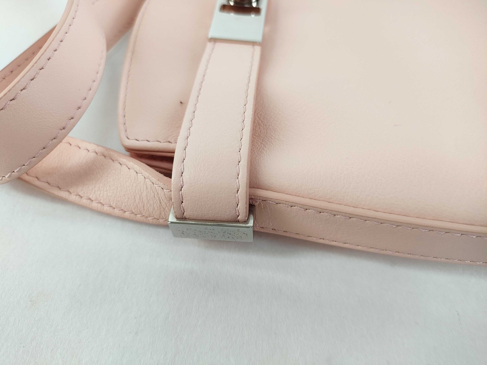 Salvatore Ferragamo Hug Shoulder Bag Shoulder Bag