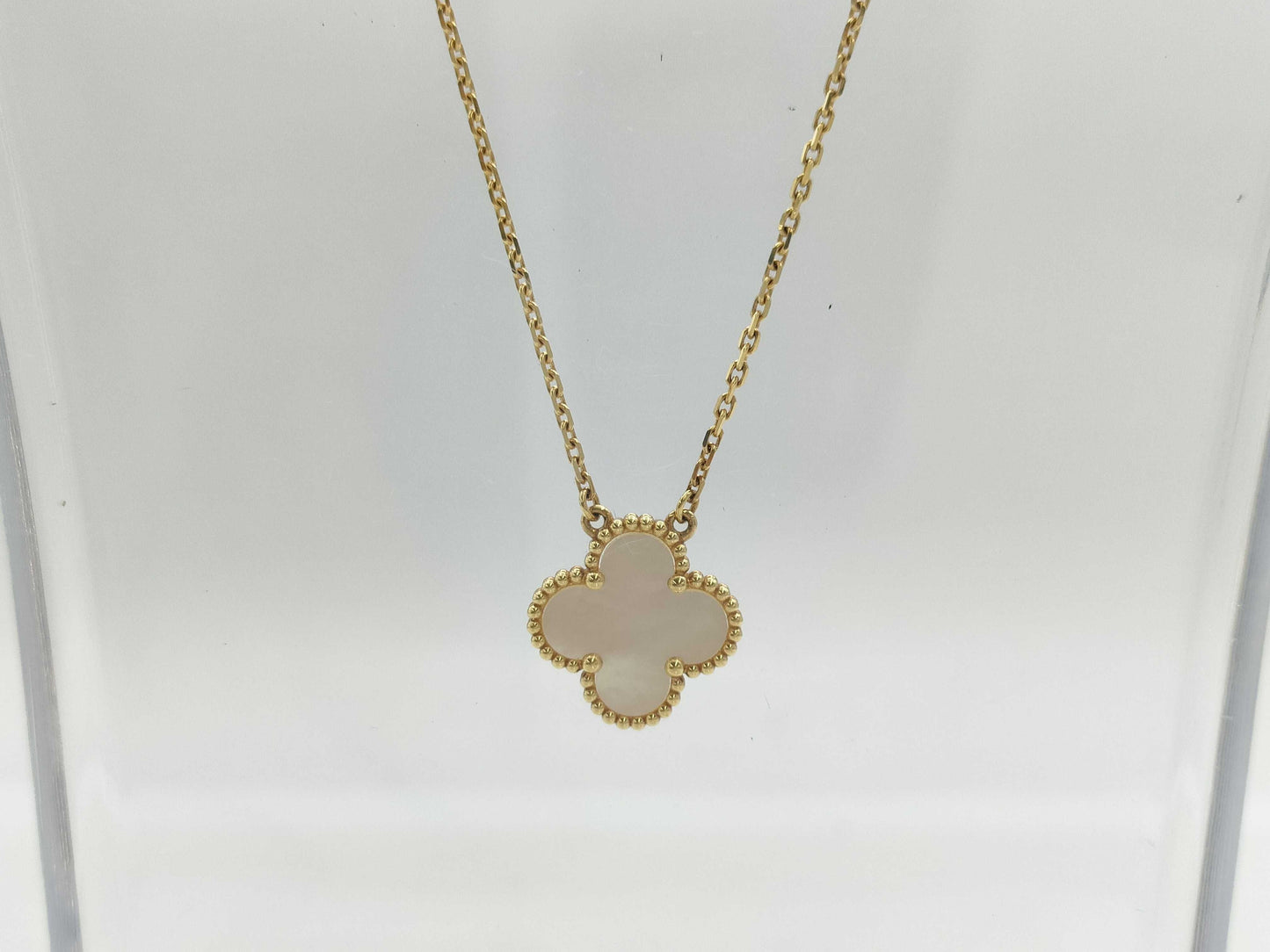 Van Cleef&Arpels Vintage Alhambra Mother-of-Pearl YG Au750 5.2g Necklace