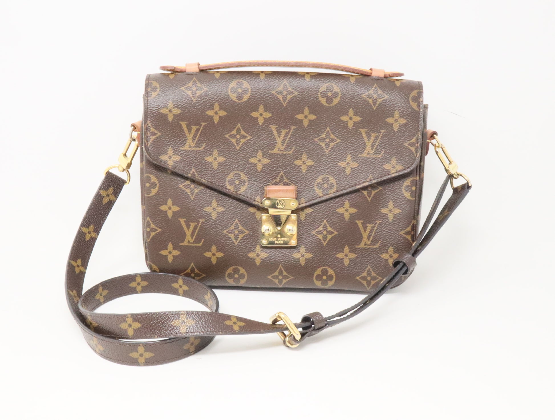 LOUIS VUITTON Monogram Pochette Metis MM M44875 DR2109 Shoulder Bag