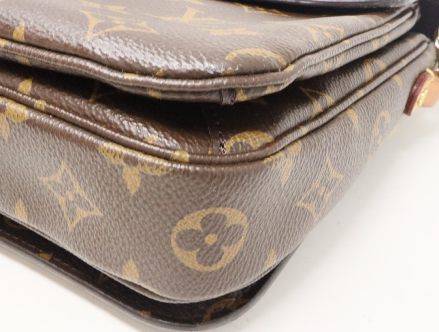 LOUIS VUITTON Monogram Pochette Metis MM M44875 DR2109 Shoulder Bag