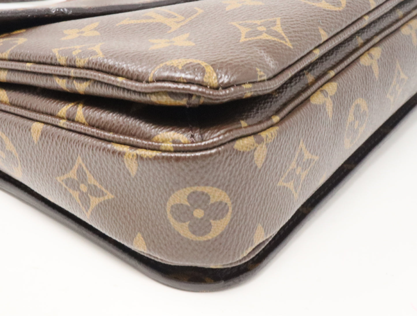 LOUIS VUITTON Monogram Pochette Metis MM M44875 DR2109 Shoulder Bag