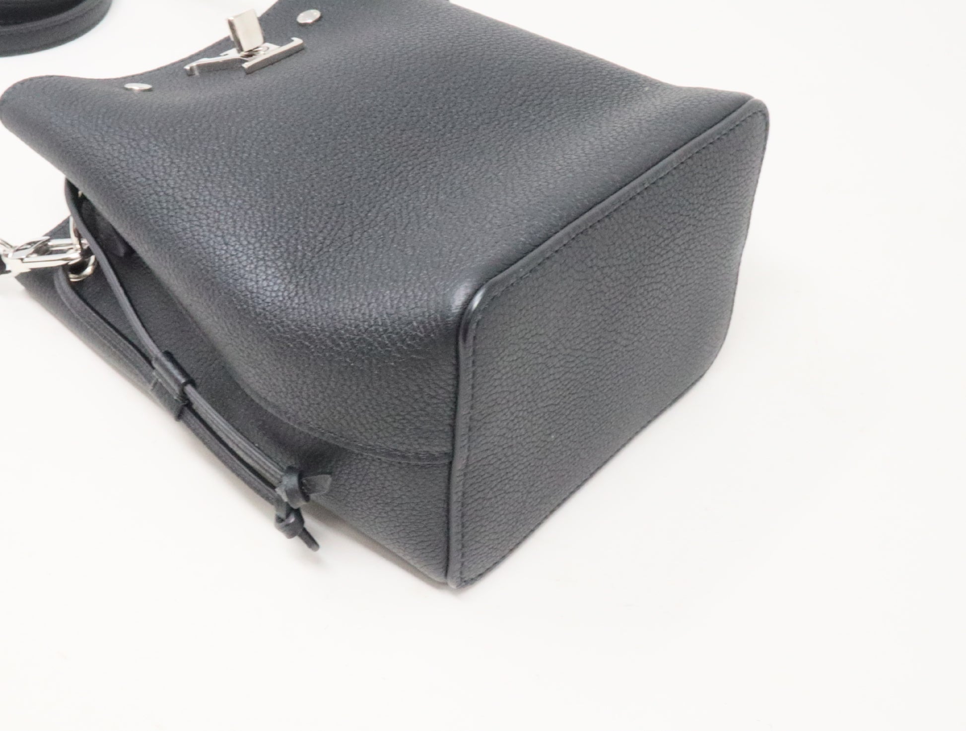 LOUIS VUITTON LV Logo Nano Lockme Bucket M68709 RFID Shoulder Bag