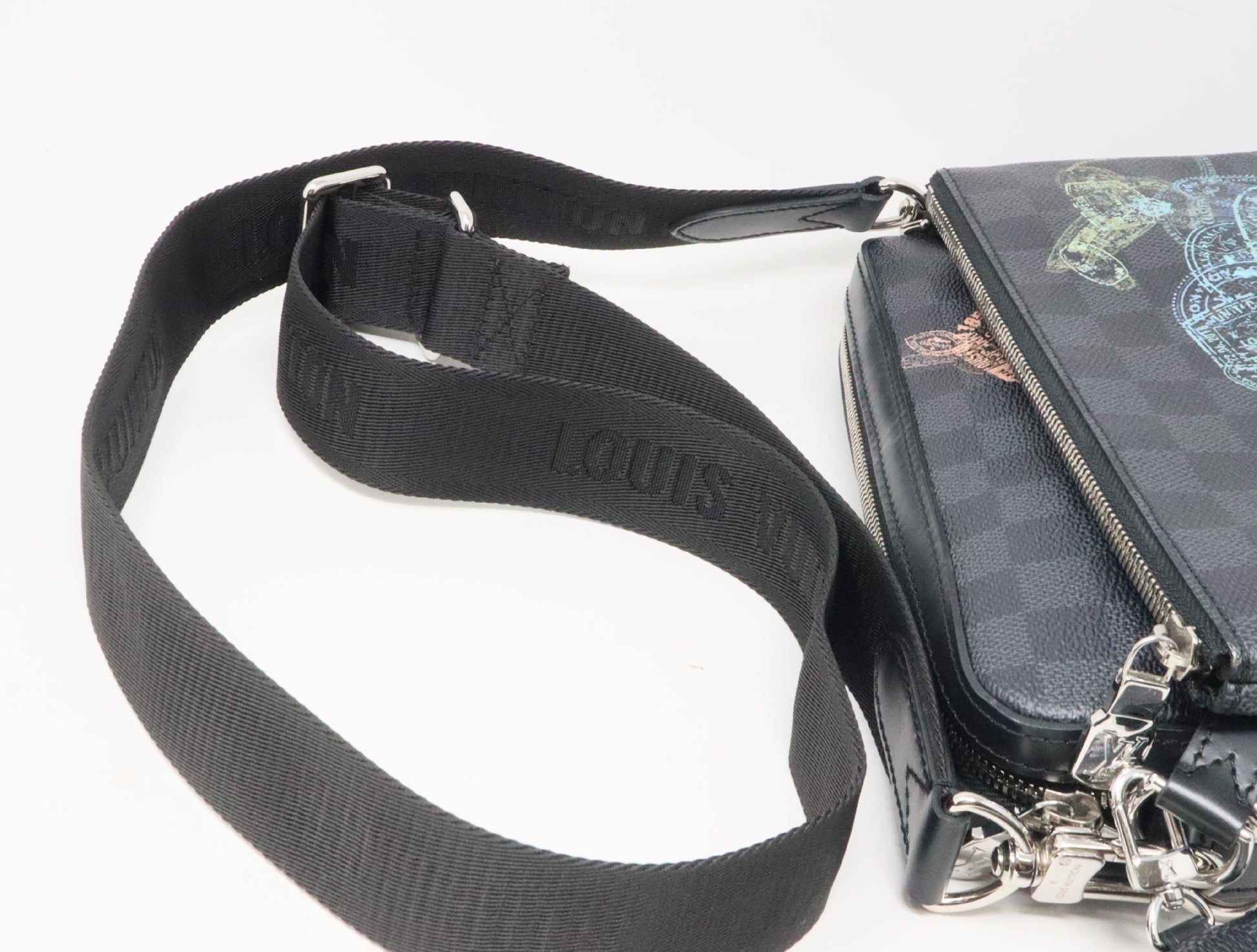 LOUIS VUITTON Damier Graffit Trio Messenger N58040 Shoulder Bag