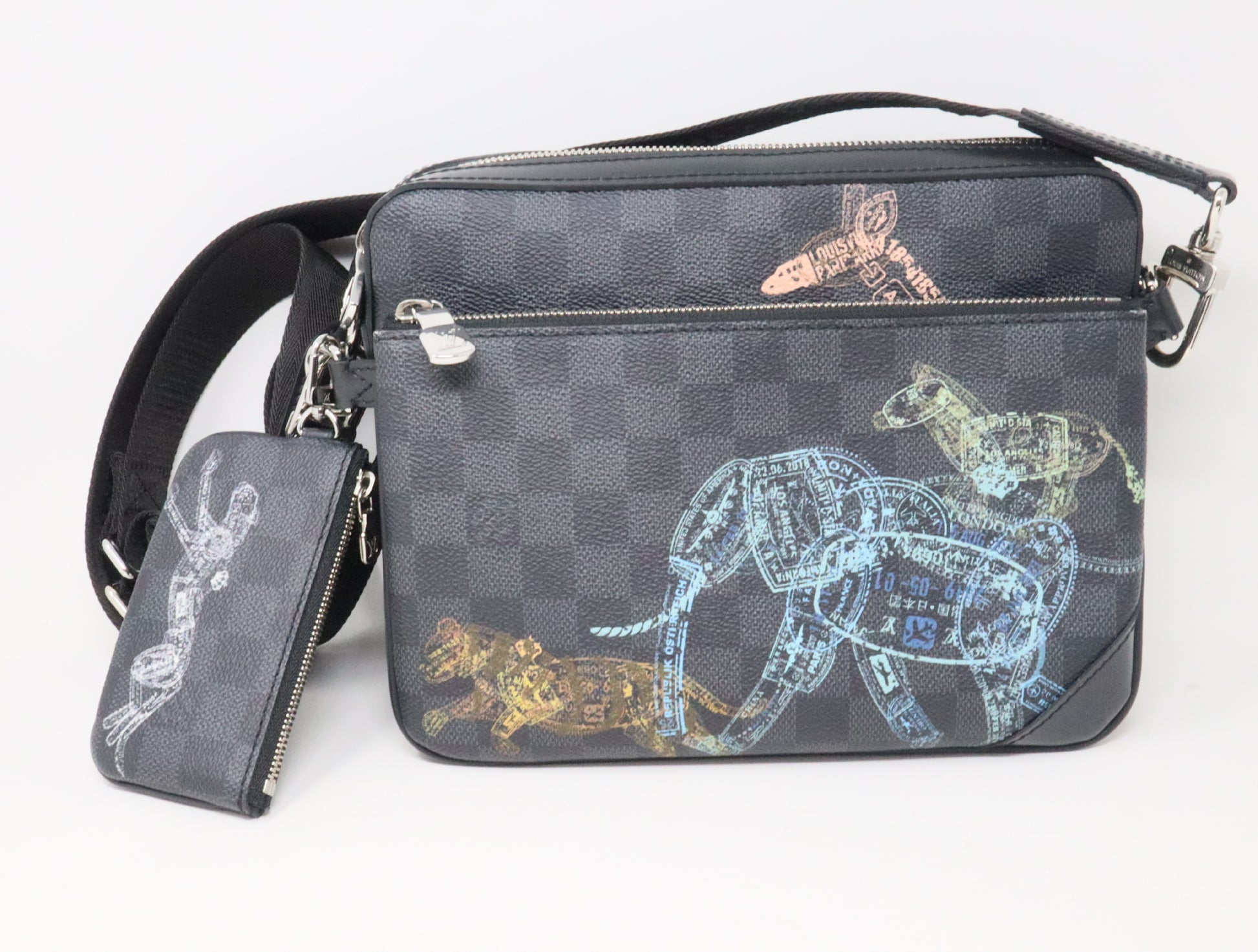 LOUIS VUITTON Damier Graffit Trio Messenger N58040 Shoulder Bag