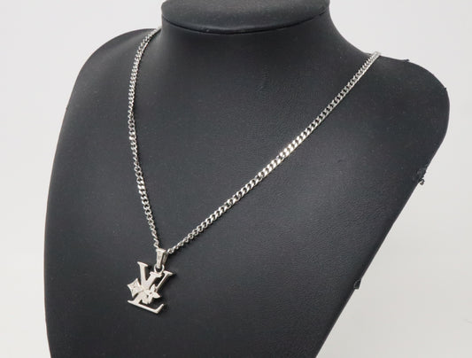 LOUIS VUITTON M02254 Pendant Monogram Row DI2284 Necklace
