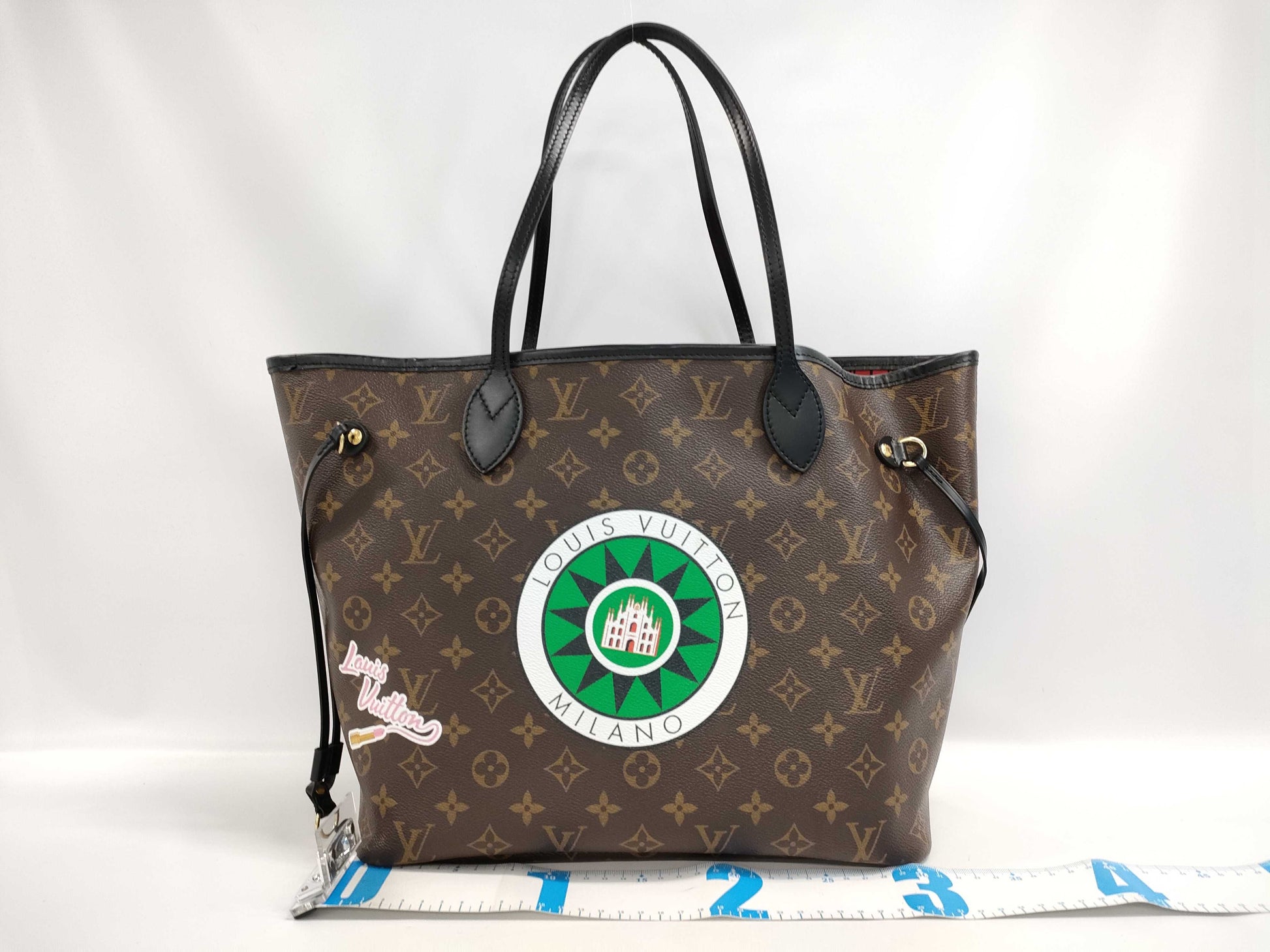 LOUIS VUITTON Monogram Neverfull MM Tote Bag