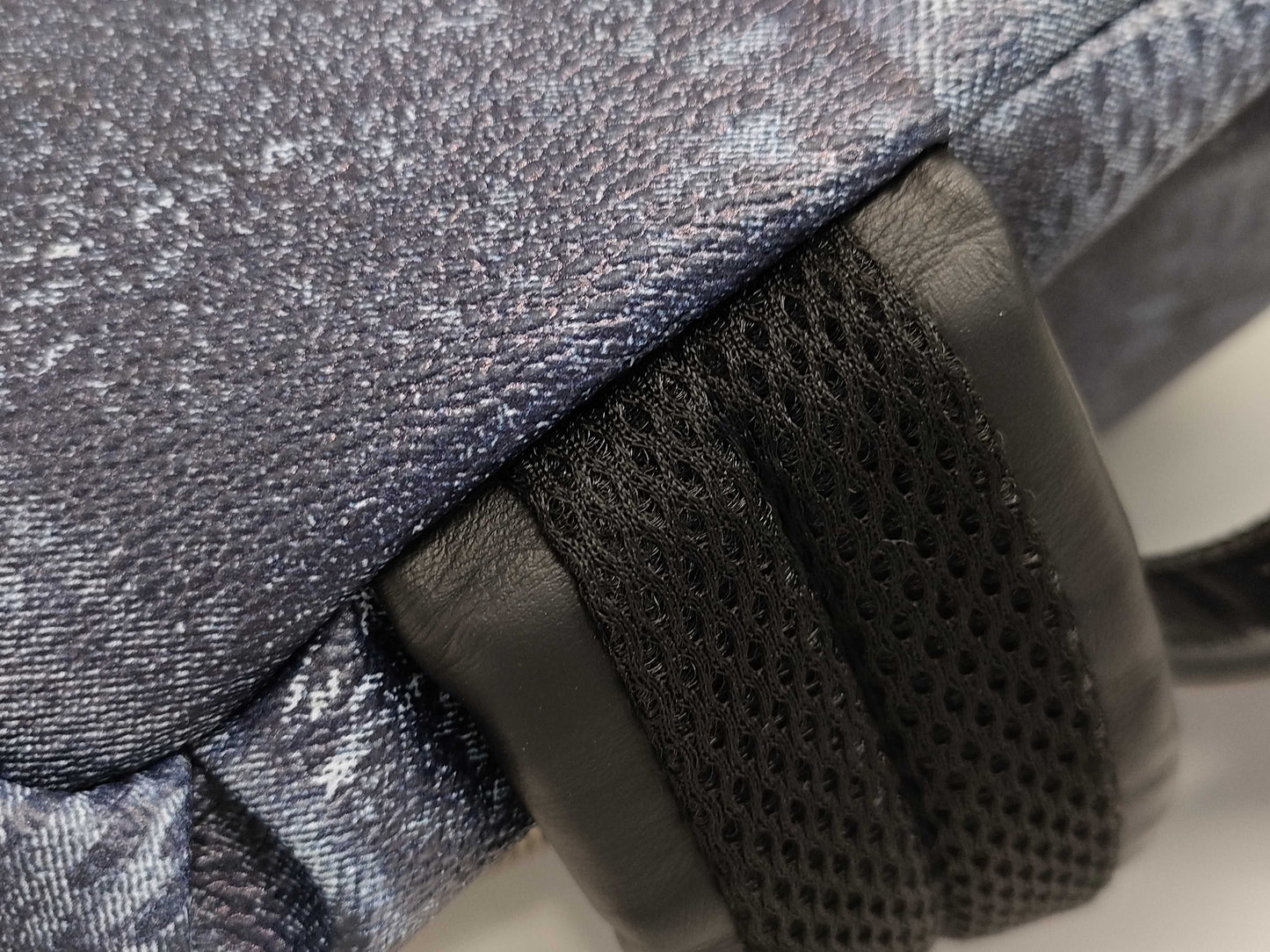 LOUIS VUITTON Discovery Backpack
