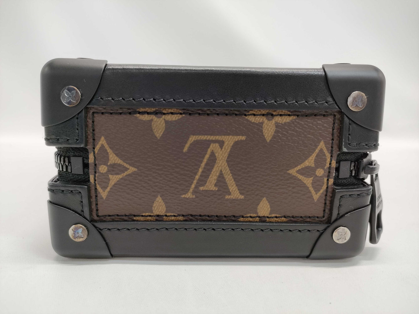 LOUIS VUITTON shoulder bag