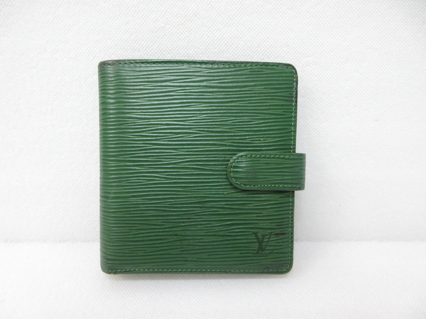 LOUIS VUITTON LOUIS VUITTON Louis Vuitton M63554 Epi Porto Vier Compact Bi-Fold Wallet Wallet Wallet