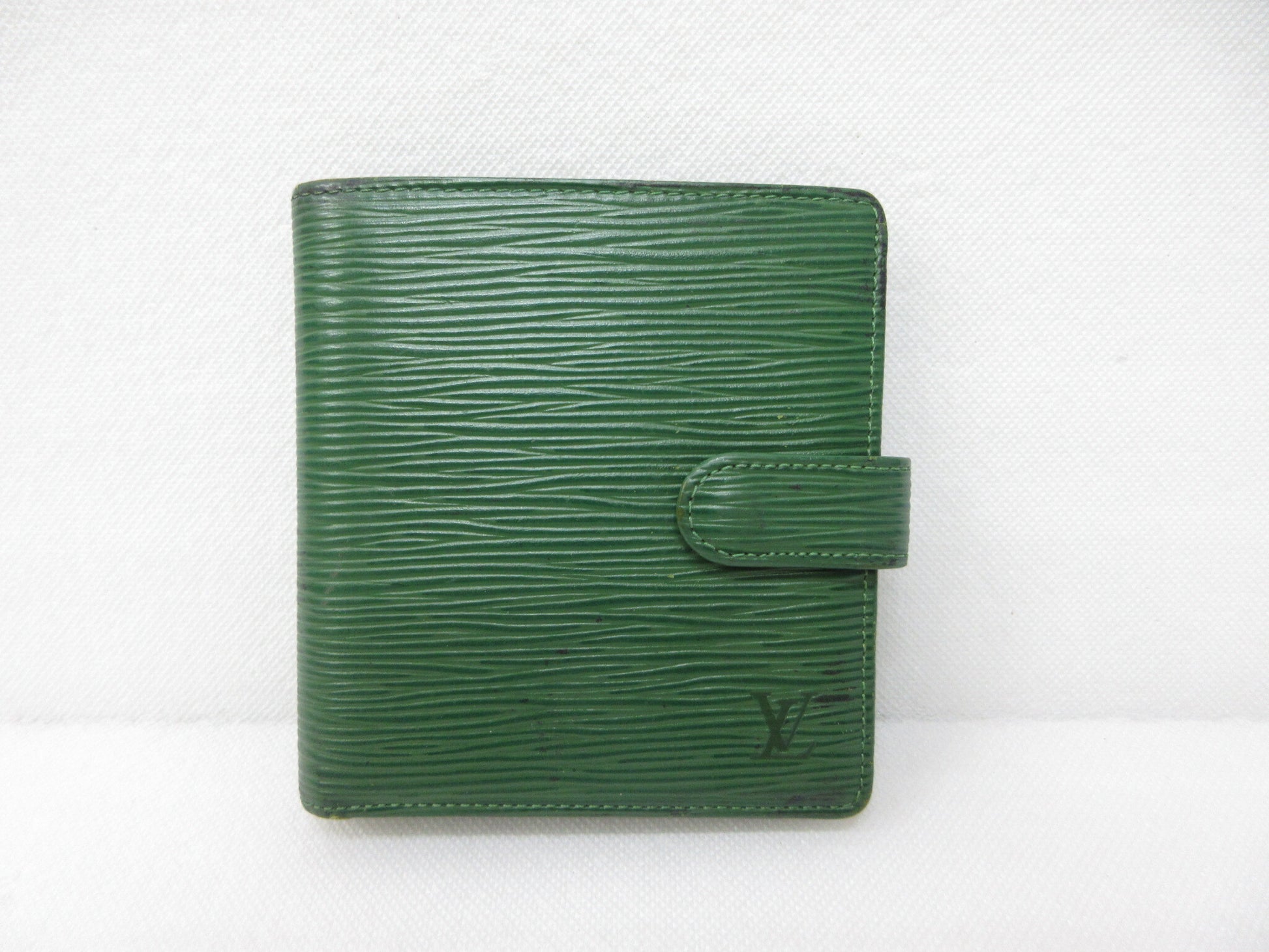 LOUIS VUITTON LOUIS VUITTON Louis Vuitton M63554 Epi Porto Vier Compact Bi-Fold Wallet Wallet Wallet