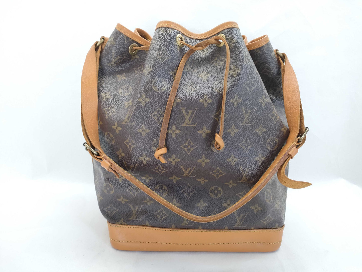 LOUIS VUITTON Monogram Noe Shoulder Bag