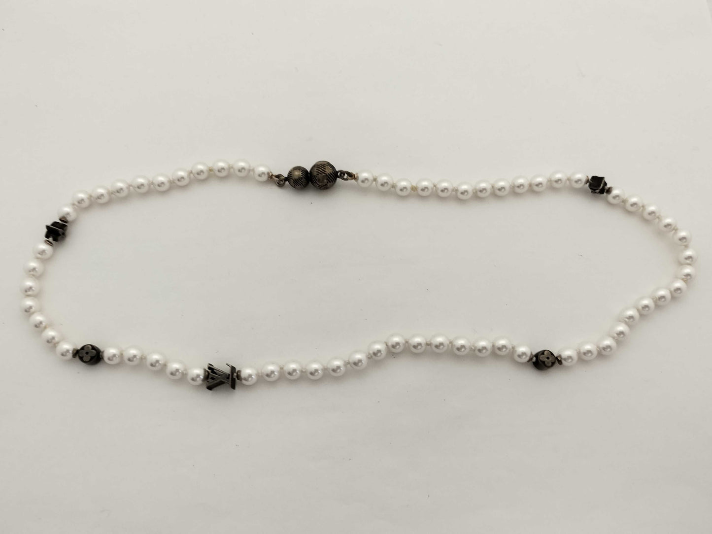 LOUIS VUITTON LV Monogram Slim Pearl Necklace M02235 LE4214 Necklace