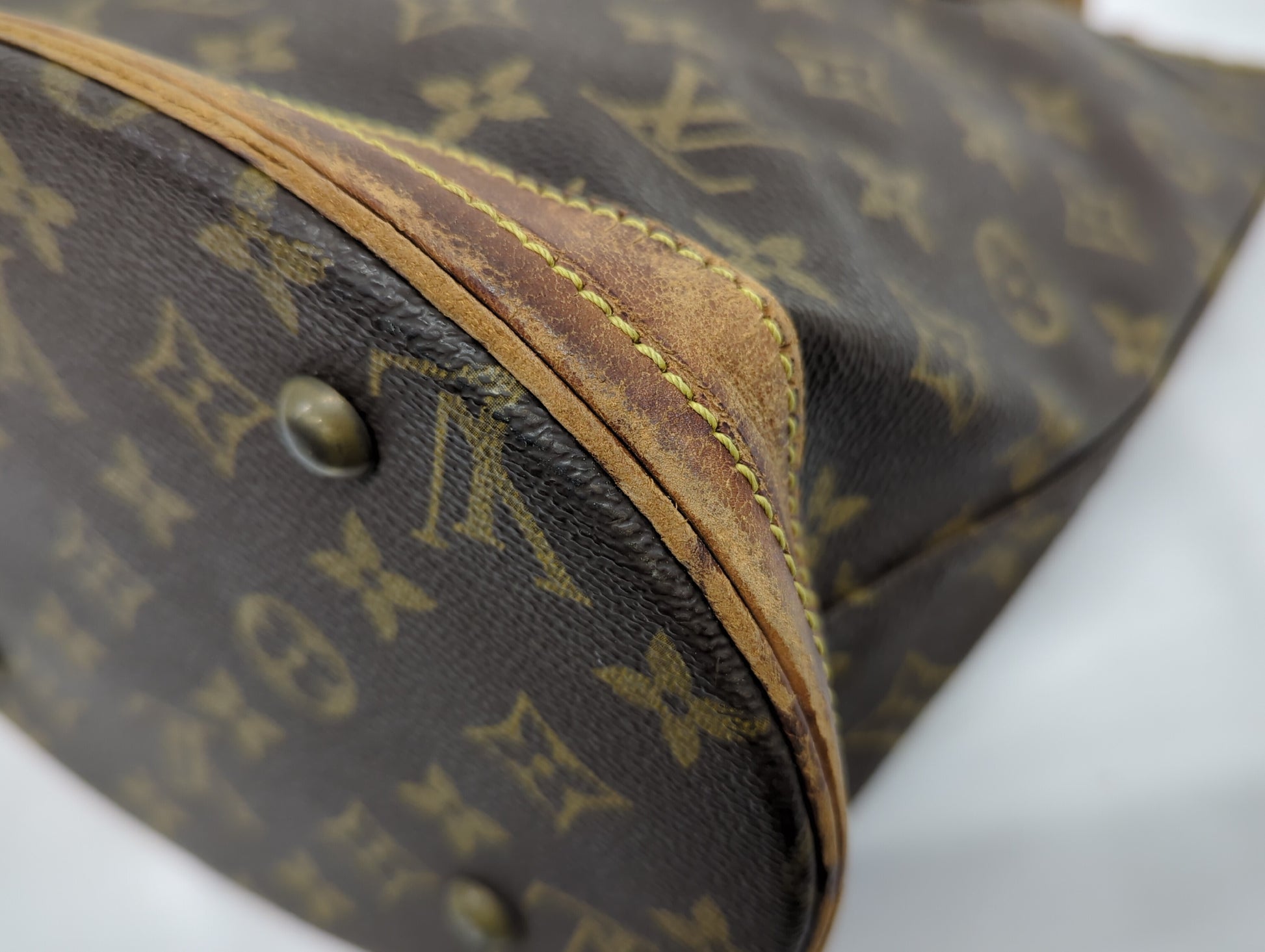 LOUIS VUITTON M42238 Monogram Bucket PM Tote Bag