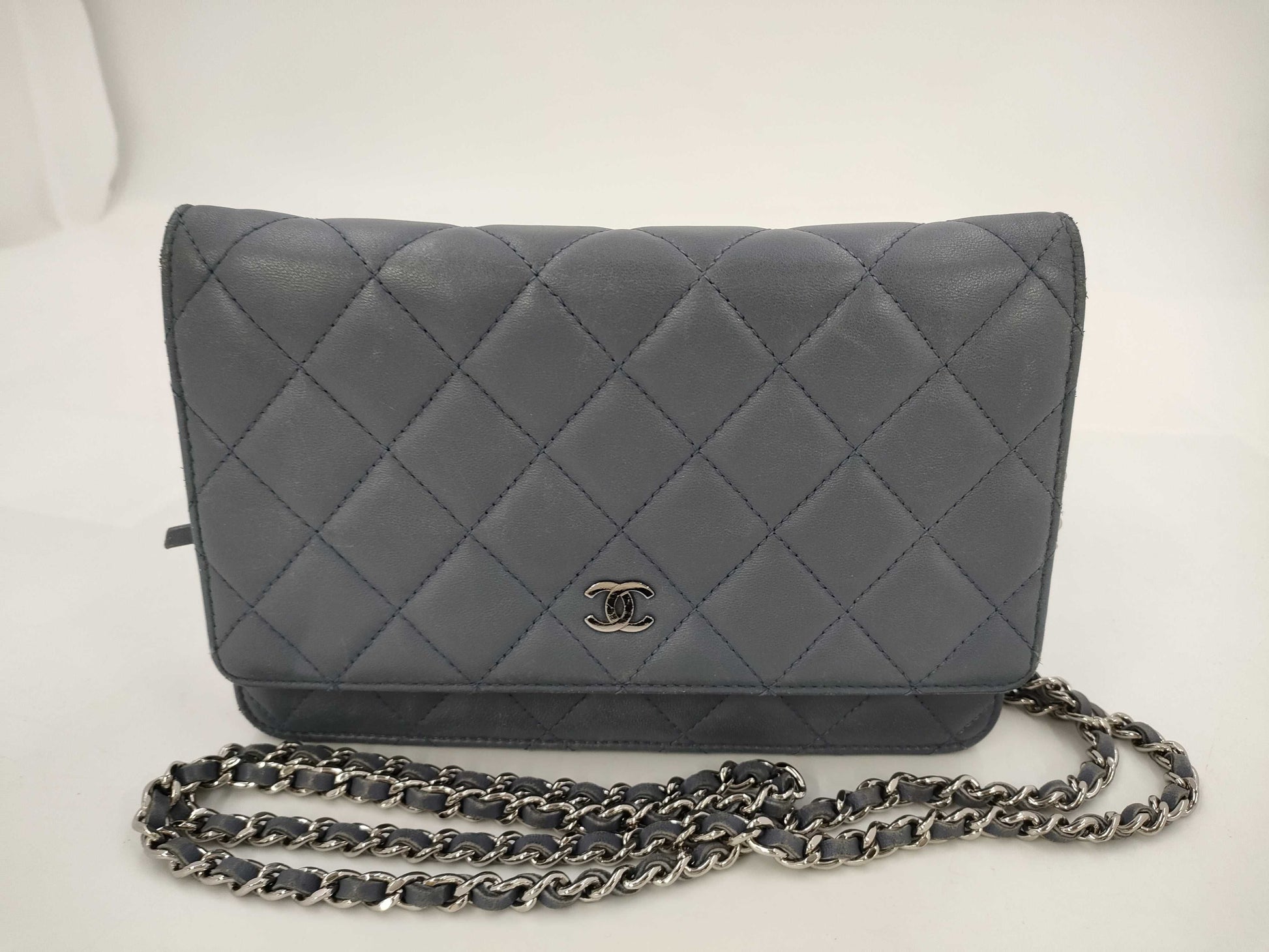 CHANEL Matelasse Chain Wallet Lamb Shoulder Bag