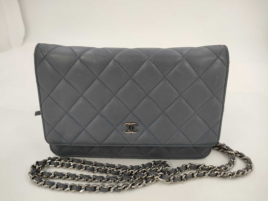 CHANEL Matelasse Chain Wallet Lamb Shoulder Bag