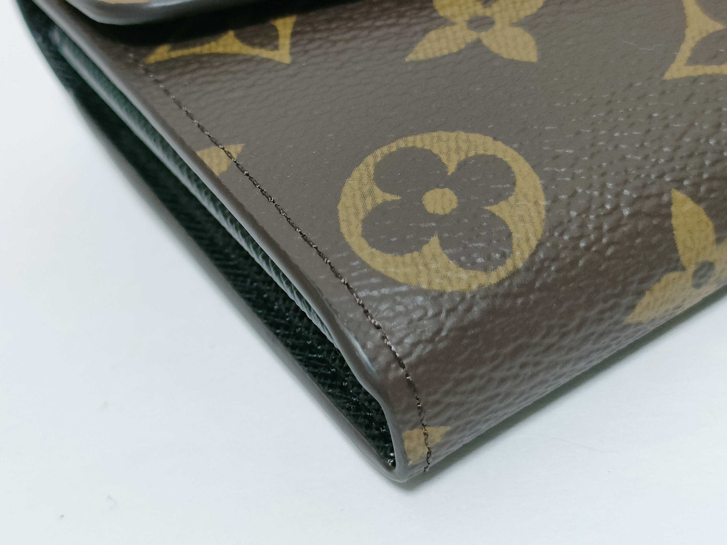 LOUIS VUITTON Monogram M80726 Portefeuil Sarah Wallet