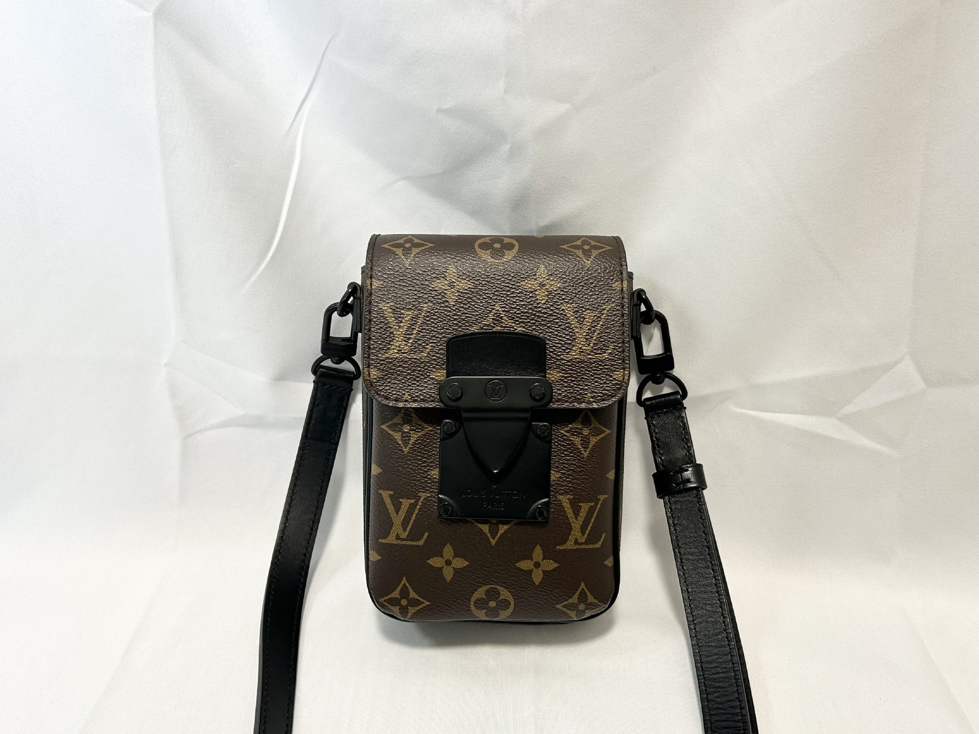 LOUIS VUITTON Monogram S-Lock Vertical Wearable Wallet Shoulder Bag