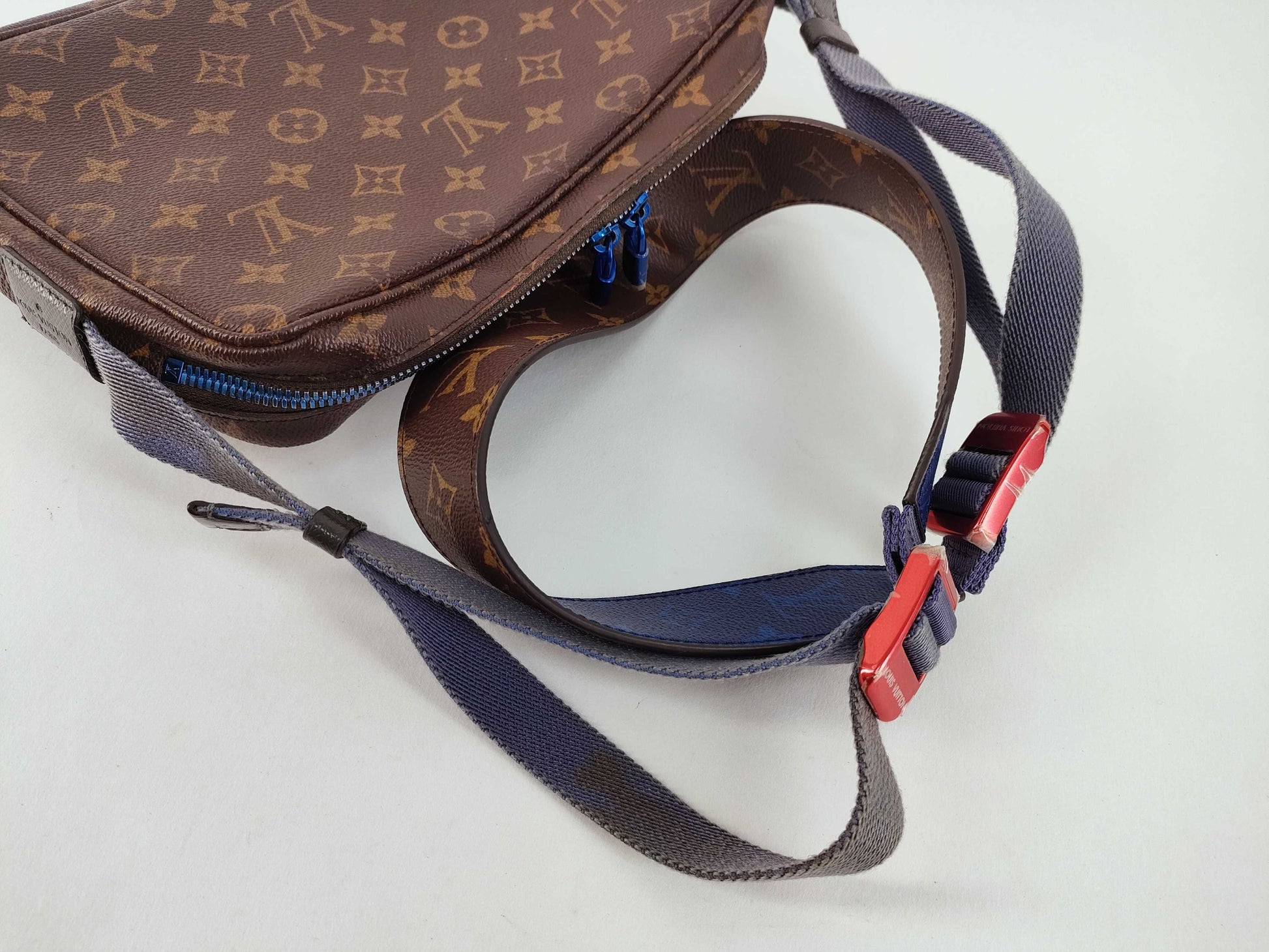 LOUIS VUITTON Monogram LOUIS VUITTON Monogram Messenger PM M43843 TR1137 Striped Pads Replaced with Items Shoulder Bag