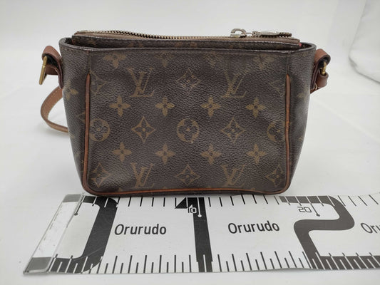 LOUIS VUITTON shoulder bag
