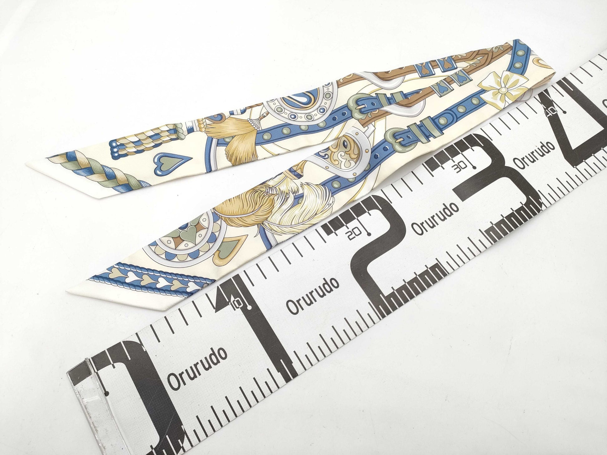 HERMES Twilly Scarf