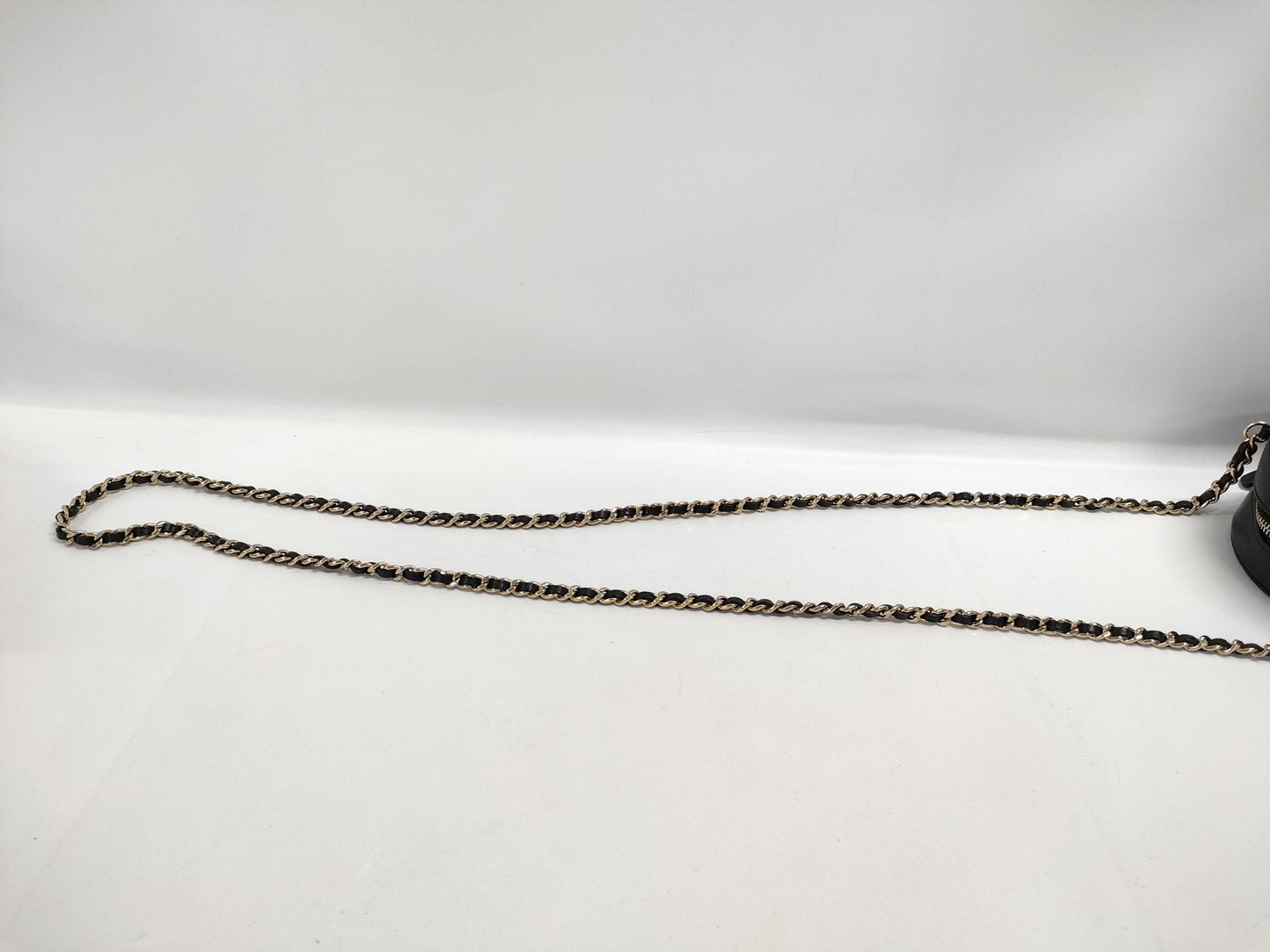 CHANEL Matelasse Coco Mark Round Caviar Leather Chain Shoulder Bag