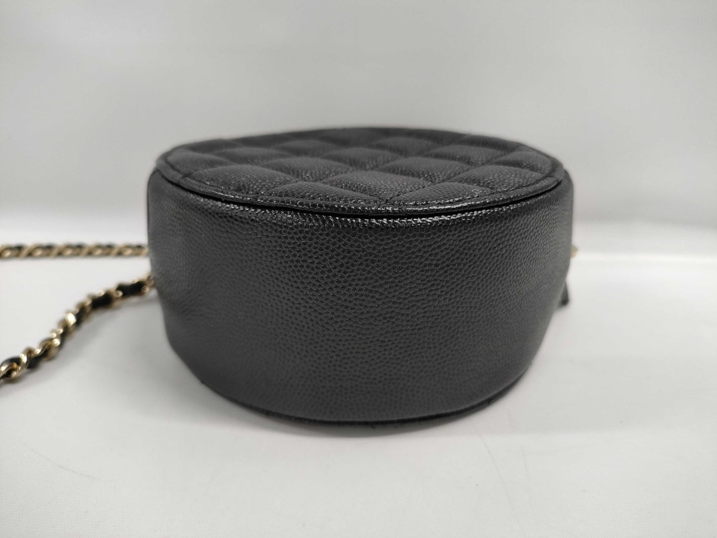 CHANEL Matelasse Coco Mark Round Caviar Leather Chain Shoulder Bag