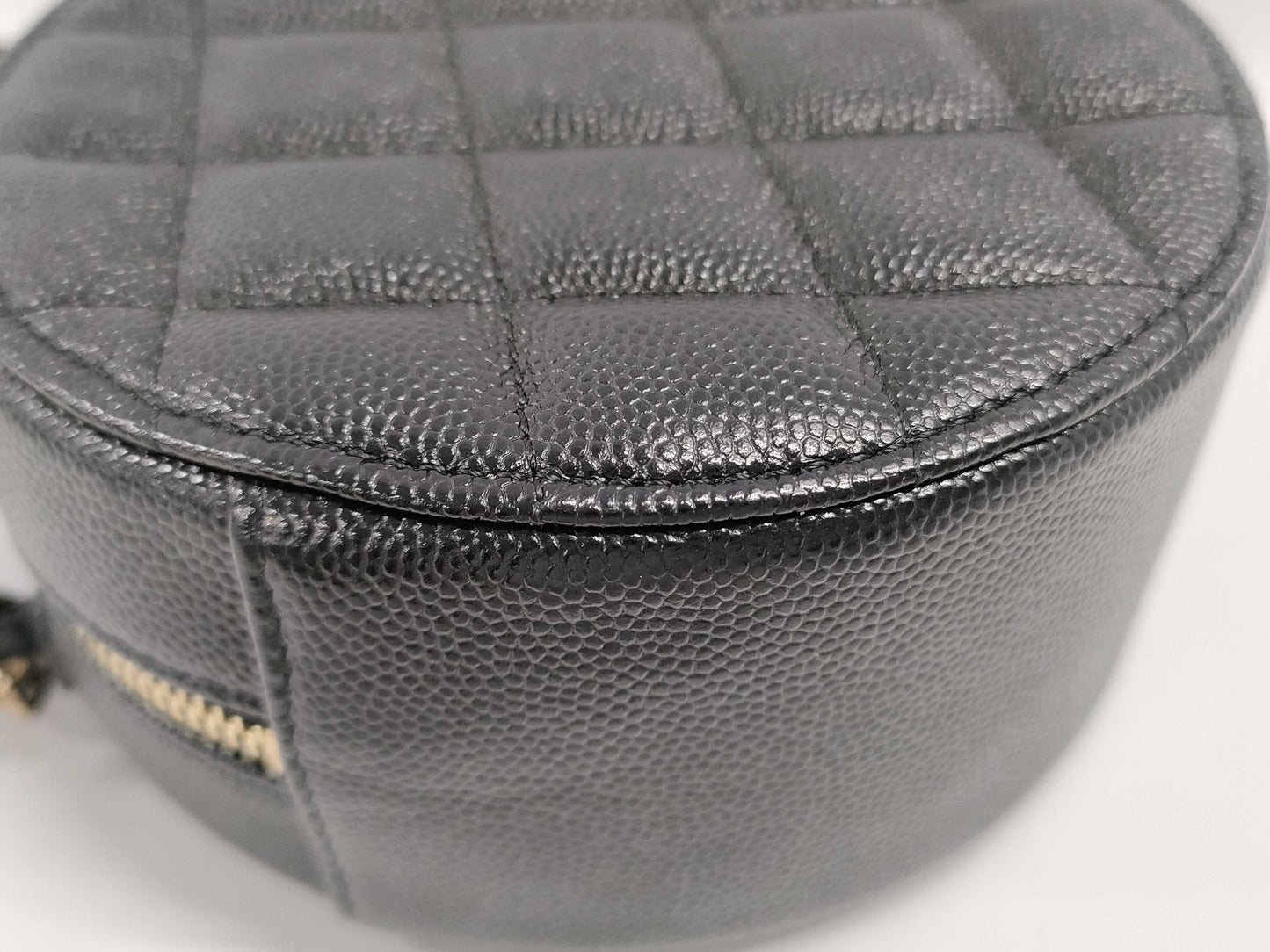 CHANEL Matelasse Coco Mark Round Caviar Leather Chain Shoulder Bag